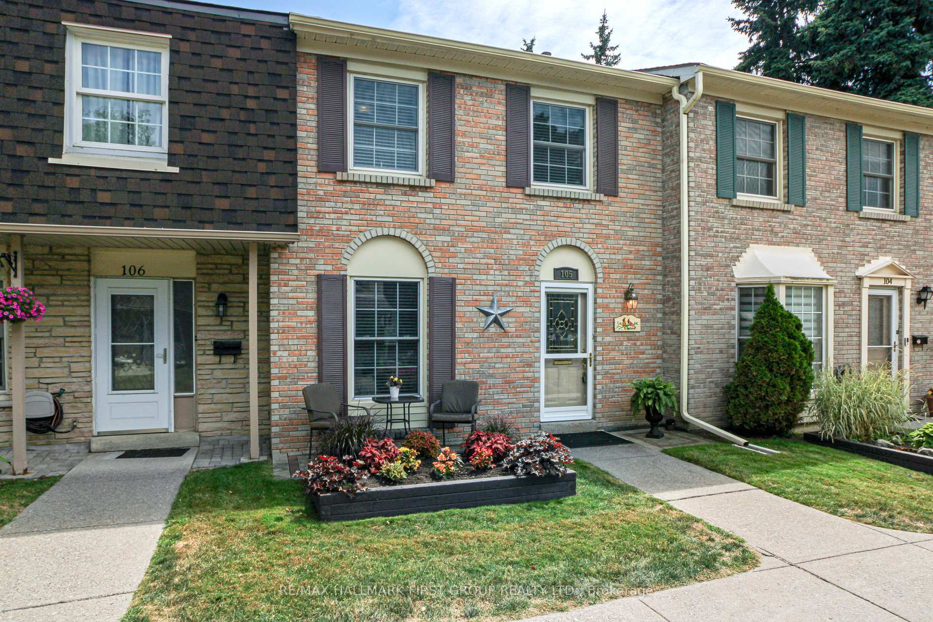 Photo 3 of Unit 105, 580 Eyer Drive, Pickering, West Shore — HOMEH