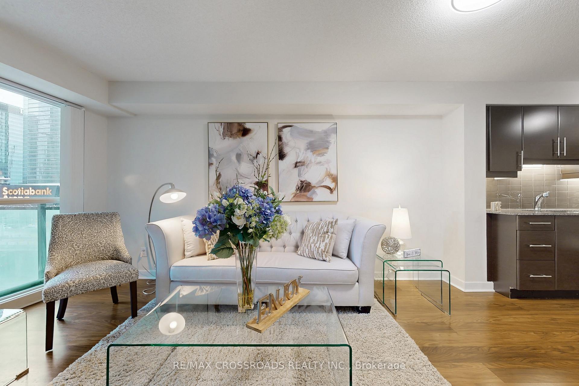 Photo 4 of Unit 813, 33 Bay Street, Toronto, Waterfront Communities — HOMEH