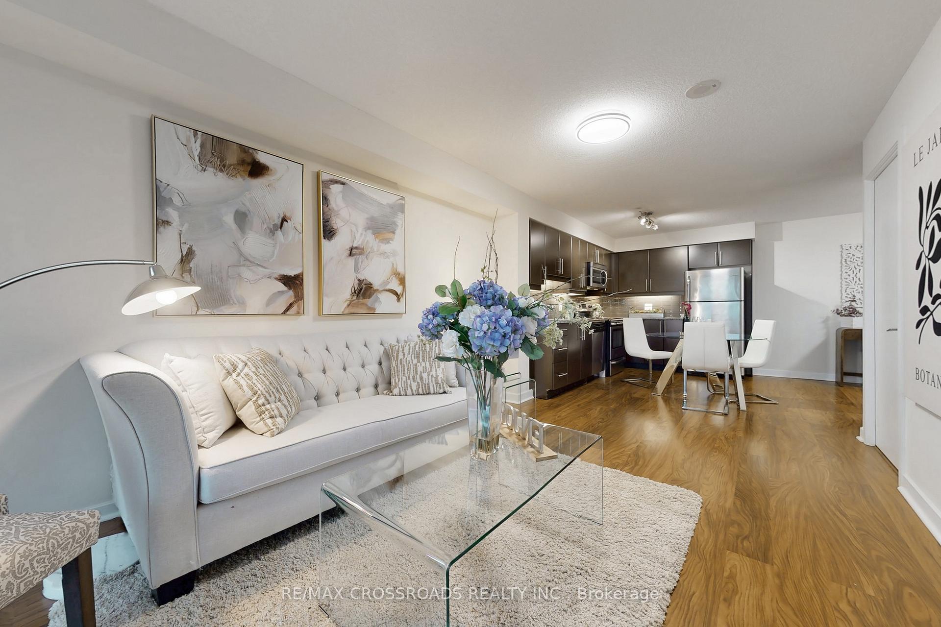 Photo 5 of Unit 813, 33 Bay Street, Toronto, Waterfront Communities — HOMEH