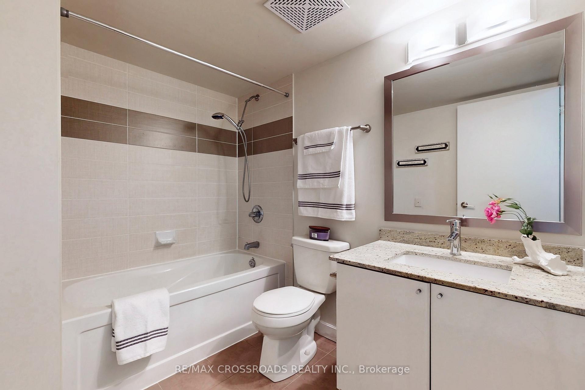 Photo 12 of Unit 813, 33 Bay Street, Toronto, Waterfront Communities — HOMEH