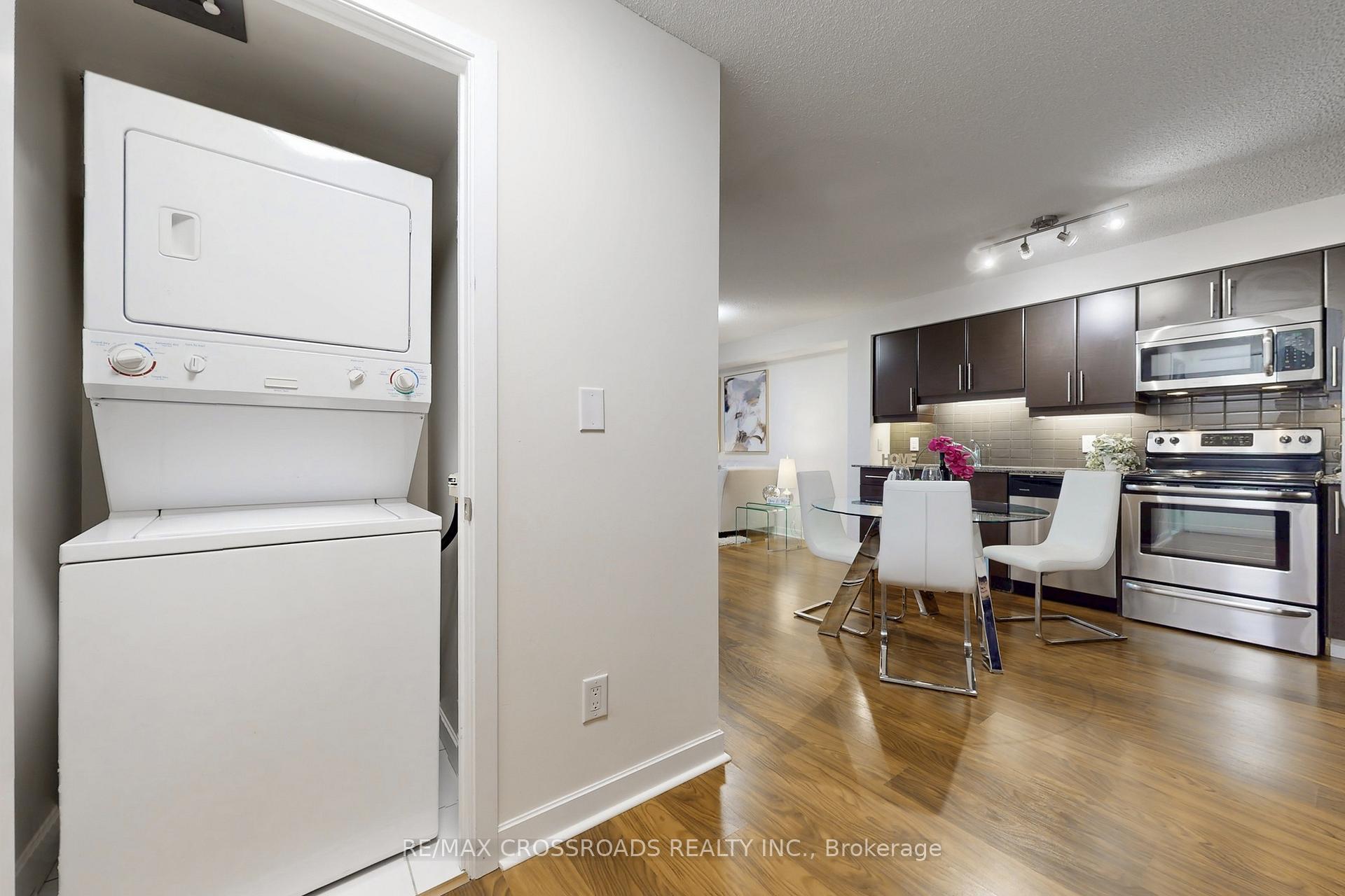 Photo 13 of Unit 813, 33 Bay Street, Toronto, Waterfront Communities — HOMEH
