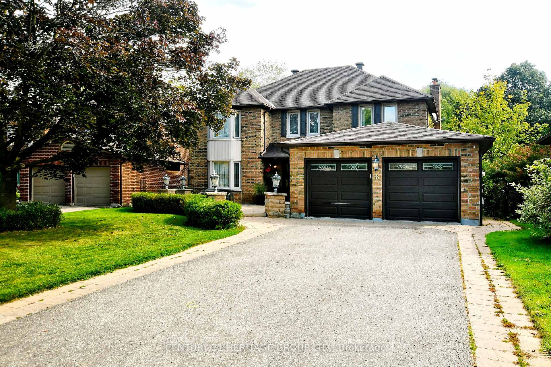 Photo 1 of 8 Petch Crescent, Aurora, Aurora Highlands — HOMEH