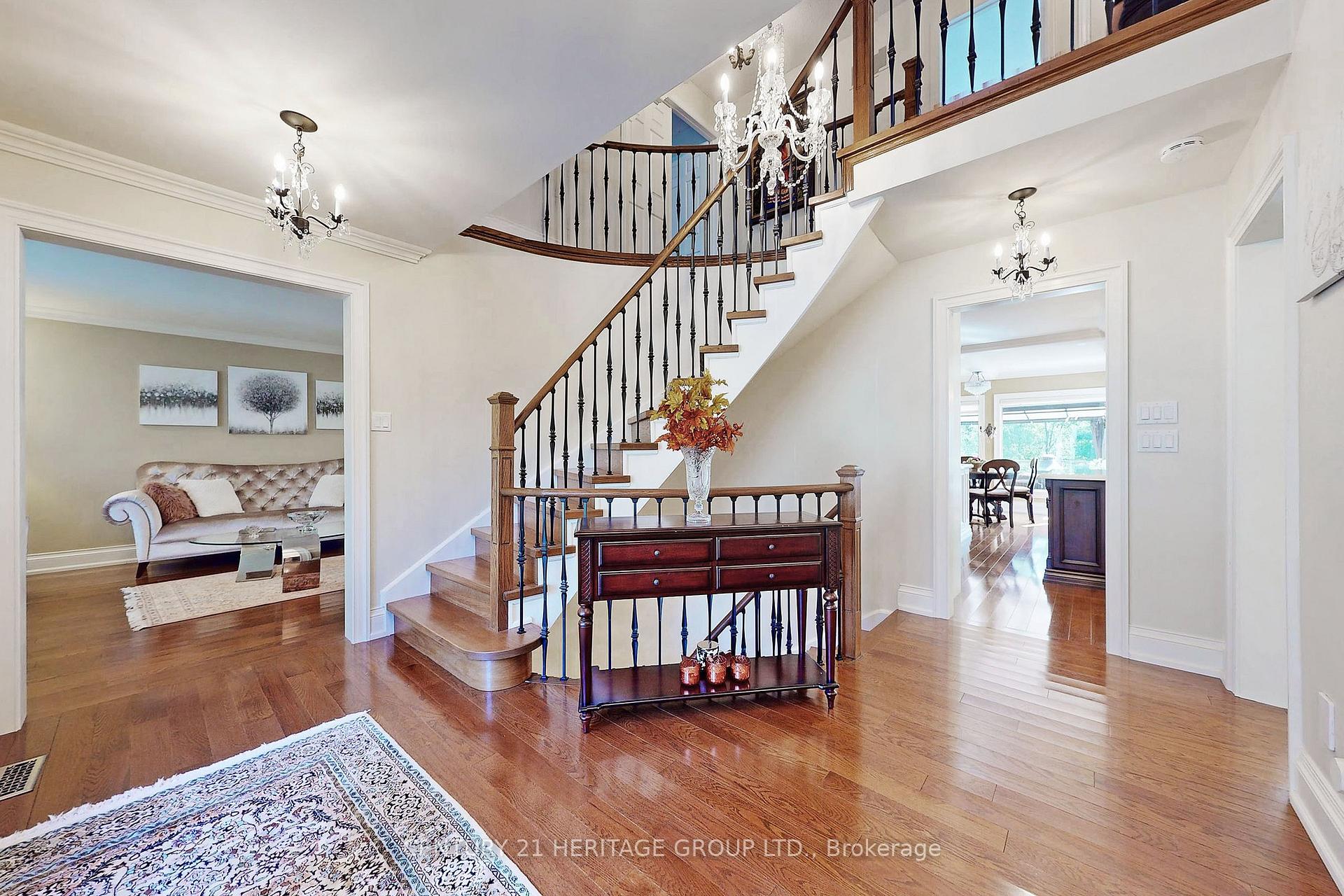 Photo 4 of 8 Petch Crescent, Aurora, Aurora Highlands — HOMEH