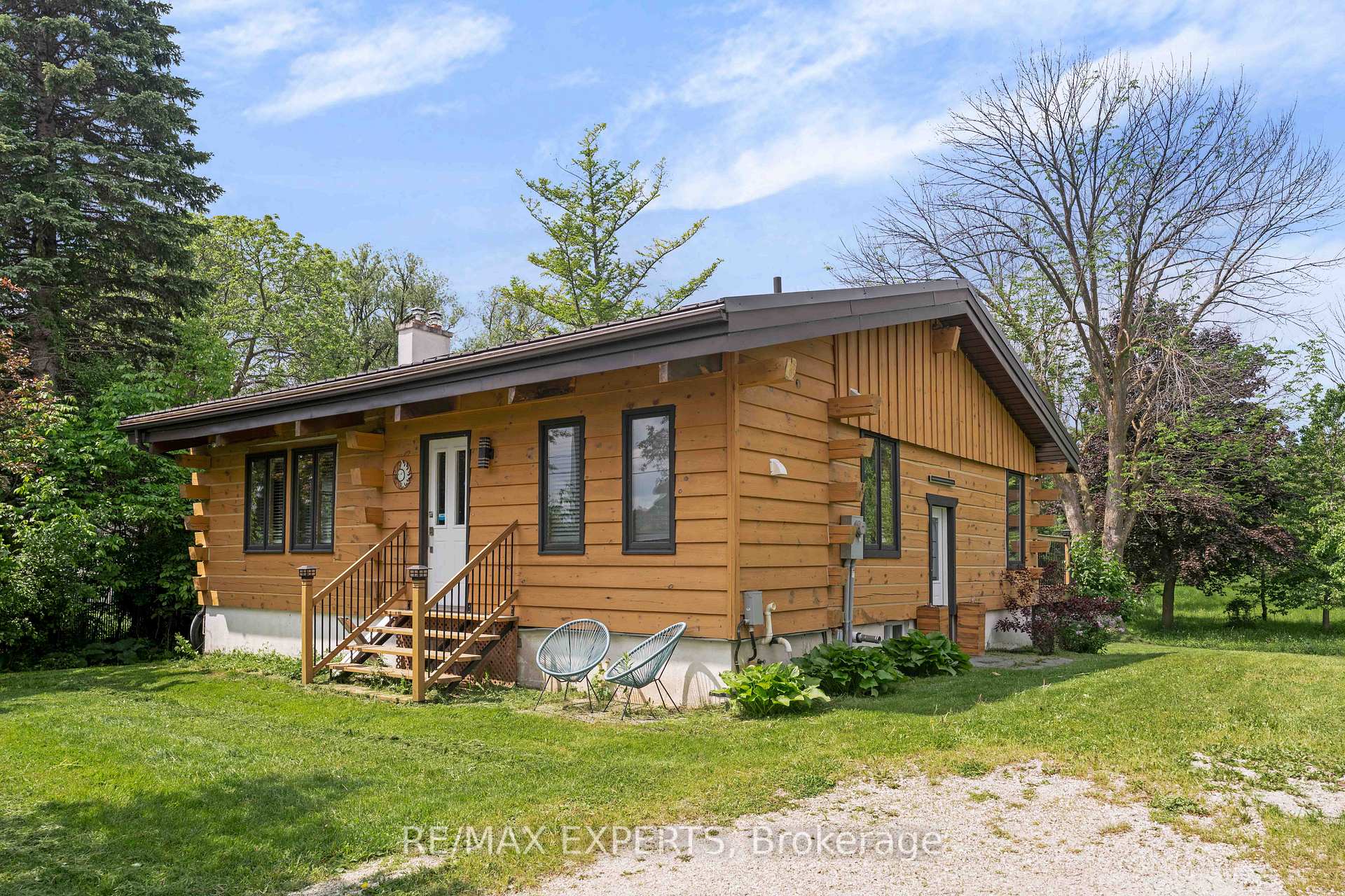Front of 795744 Grey Road 19