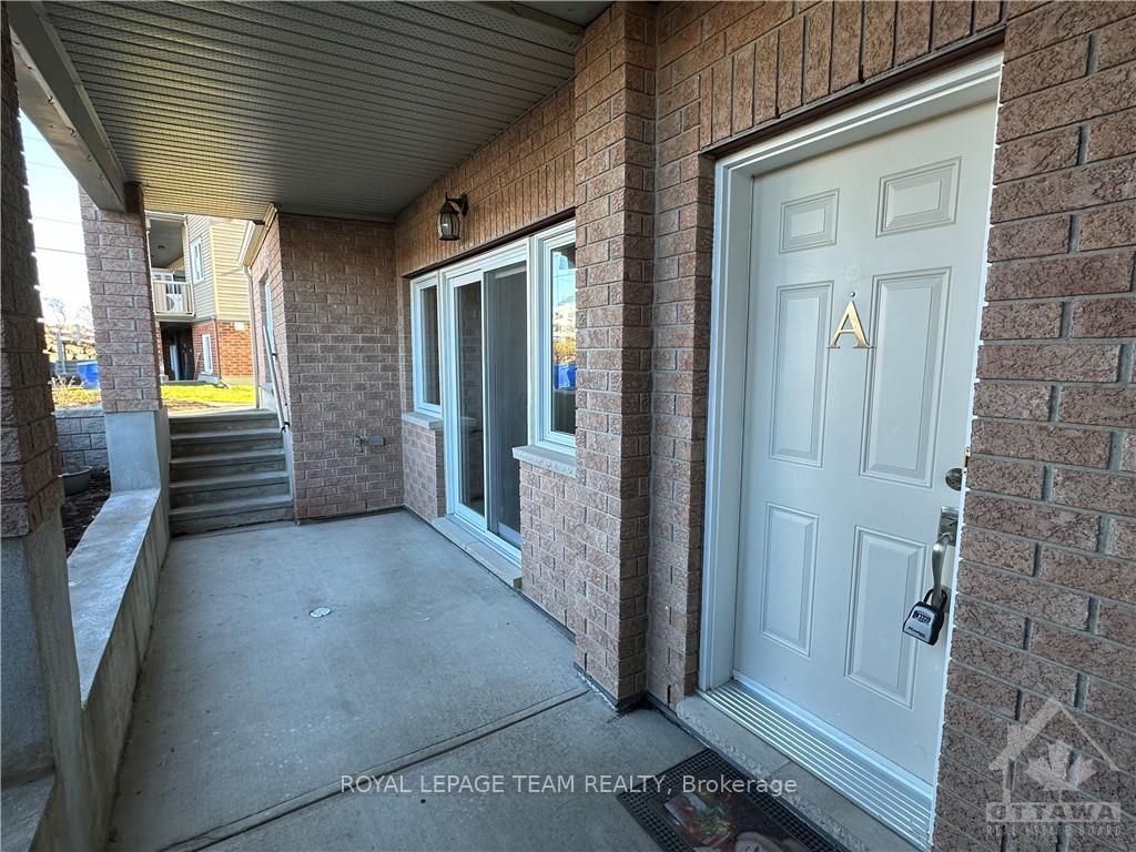 Photo 5 of Unit A, 900 White Alder Avenue, Ottawa, Blossom Park/Kemp Park/Findlay Creek — HOMEH