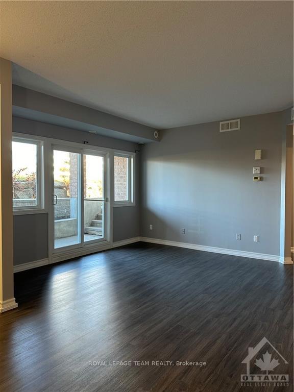 Photo 7 of Unit A, 900 White Alder Avenue, Ottawa, Blossom Park/Kemp Park/Findlay Creek — HOMEH