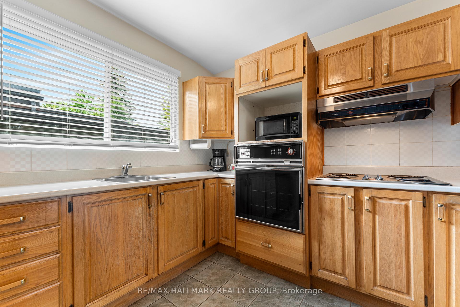 Photo 18 of 116 Sherwood Drive, Ottawa, Civic Hospital — HOMEH