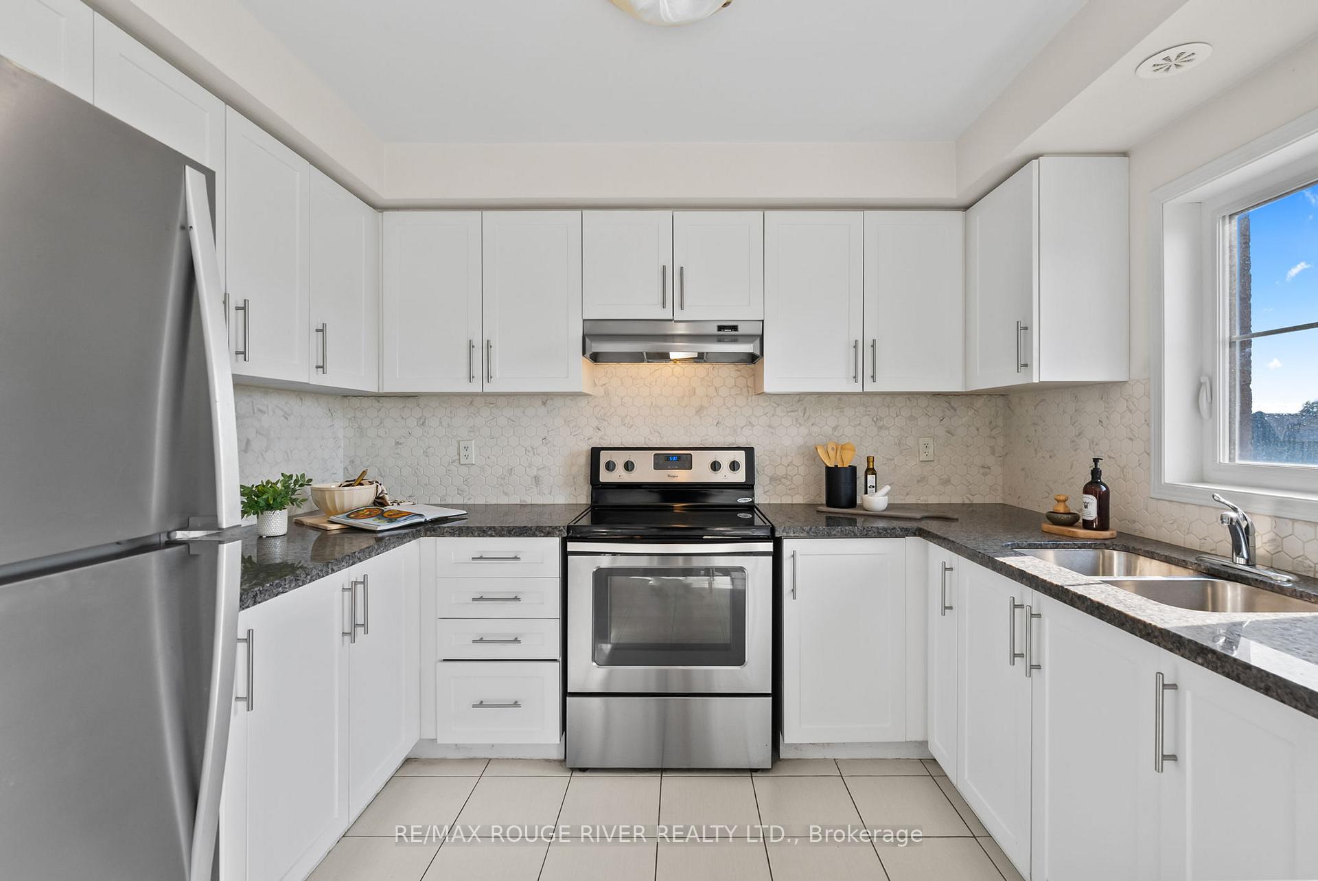 Photo 2 of 2446 Bromus Path, Oshawa, Windfields — HOMEH