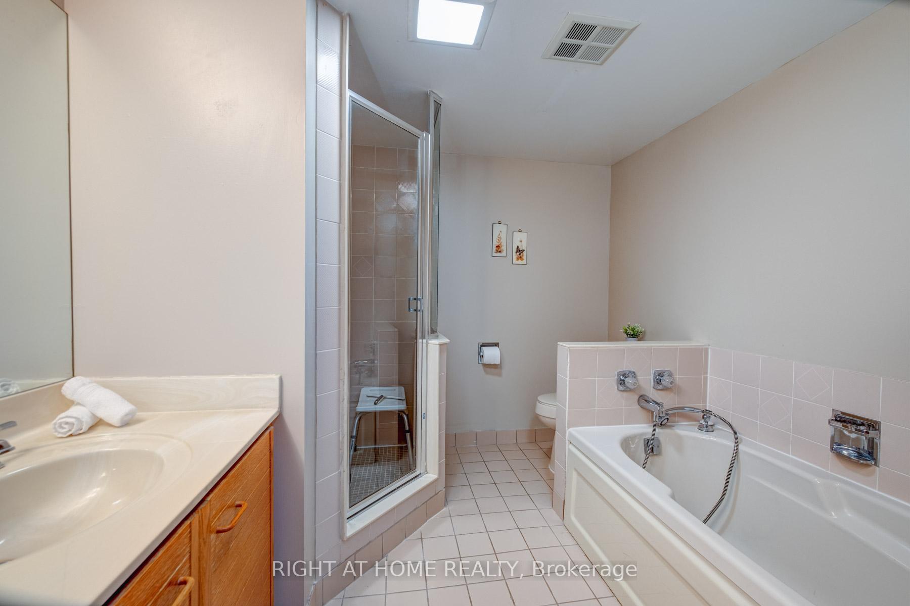 Photo 18 of Unit 605, 55 Austin Drive, Markham, Markville — HOMEH