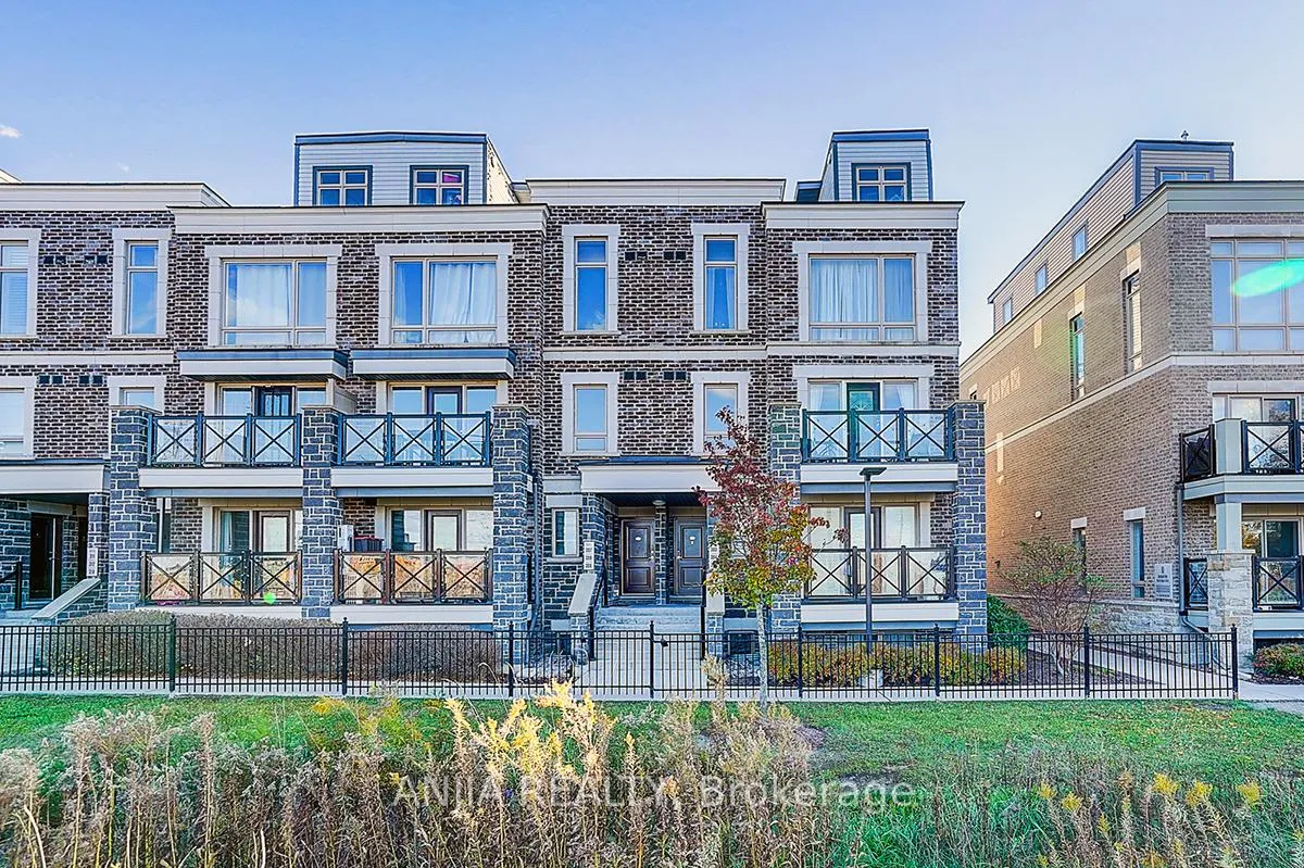 Front of Unit 304, 20 Dunsheath Way