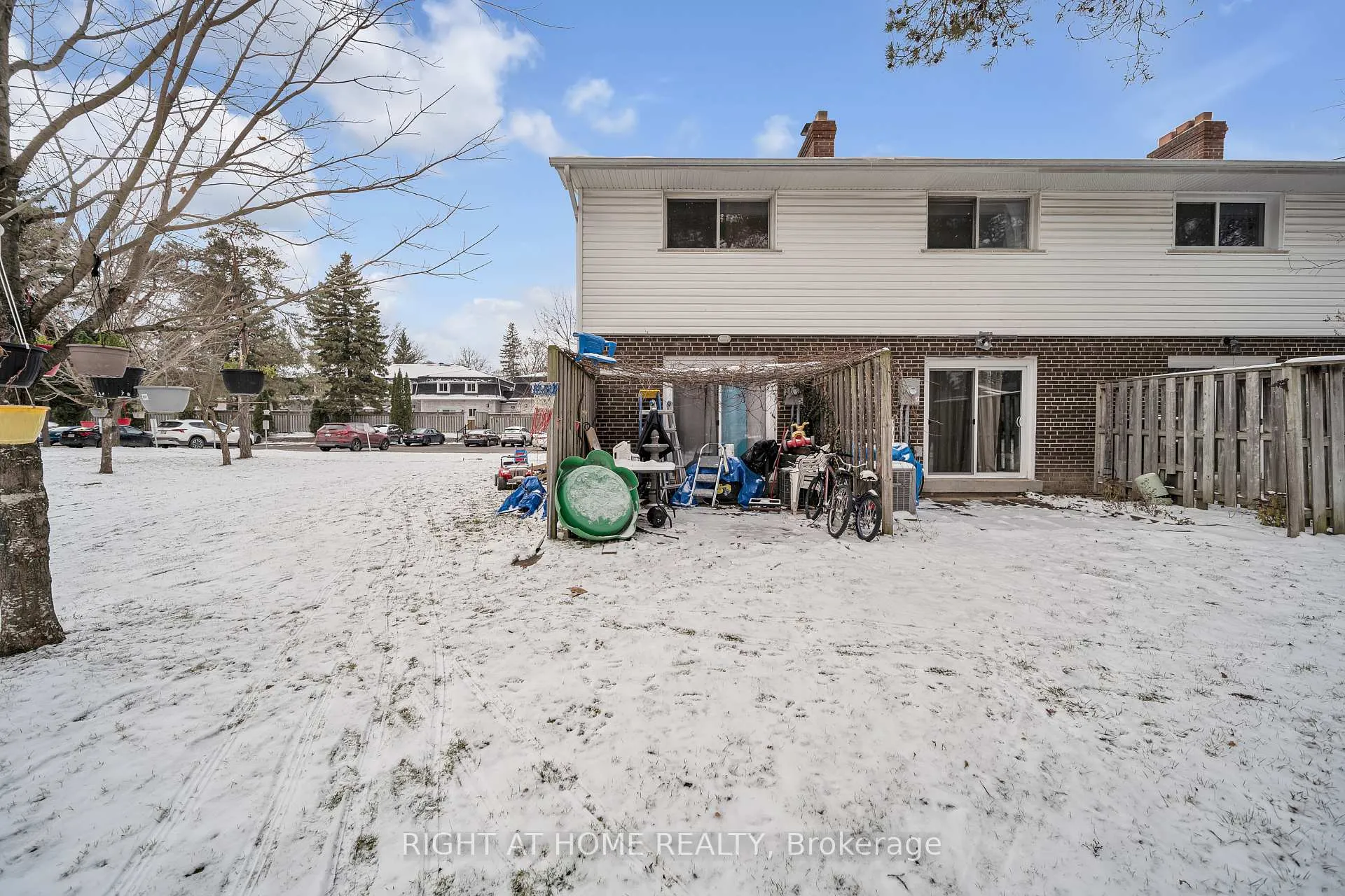 Photo 6 of 272 Westcourt Place, Waterloo — HOMEH