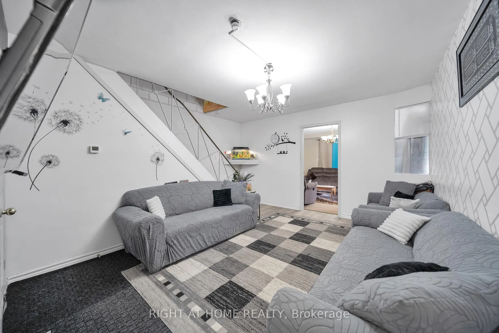 Photo 10 of 272 Westcourt Place, Waterloo — HOMEH