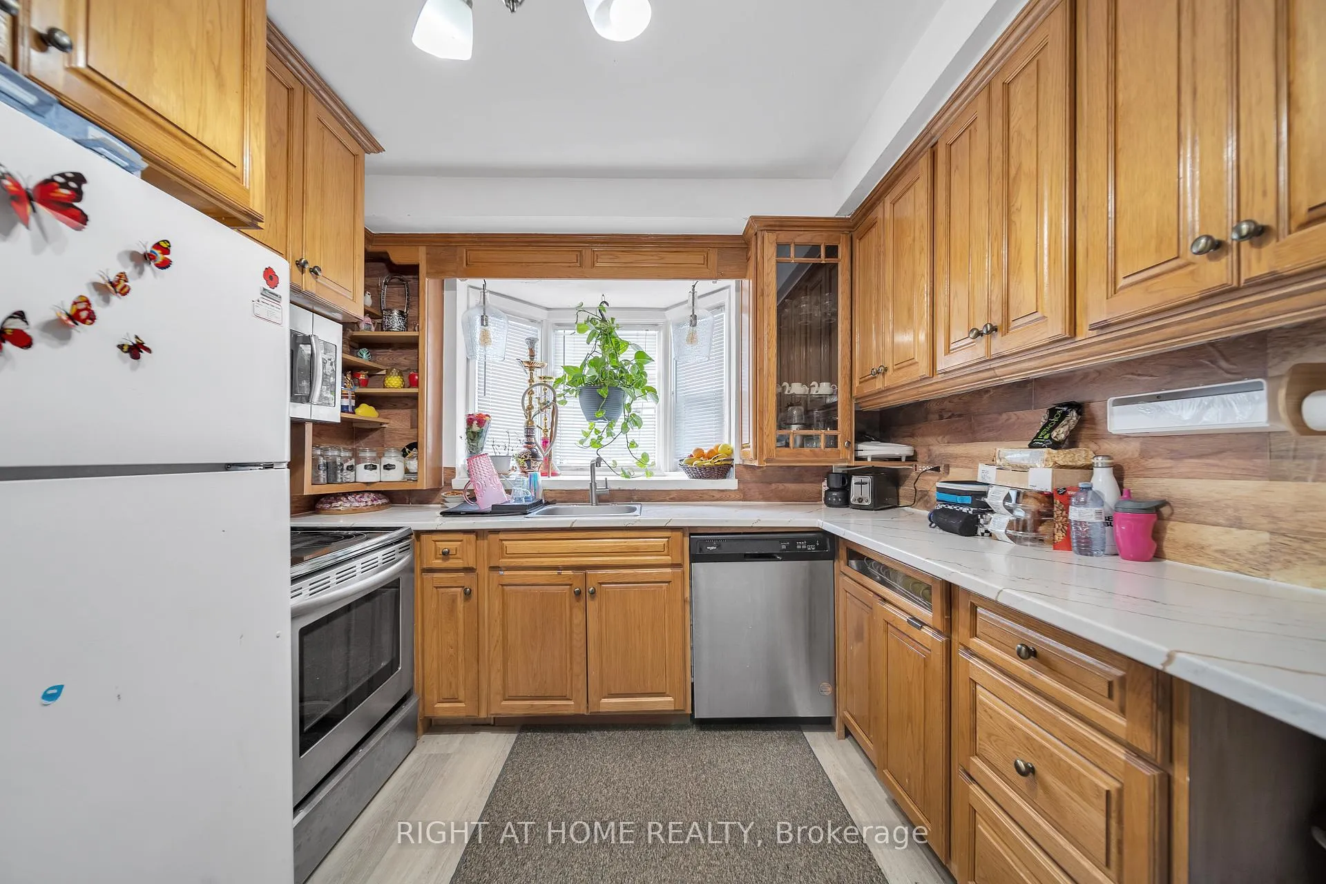 Photo 16 of 272 Westcourt Place, Waterloo — HOMEH