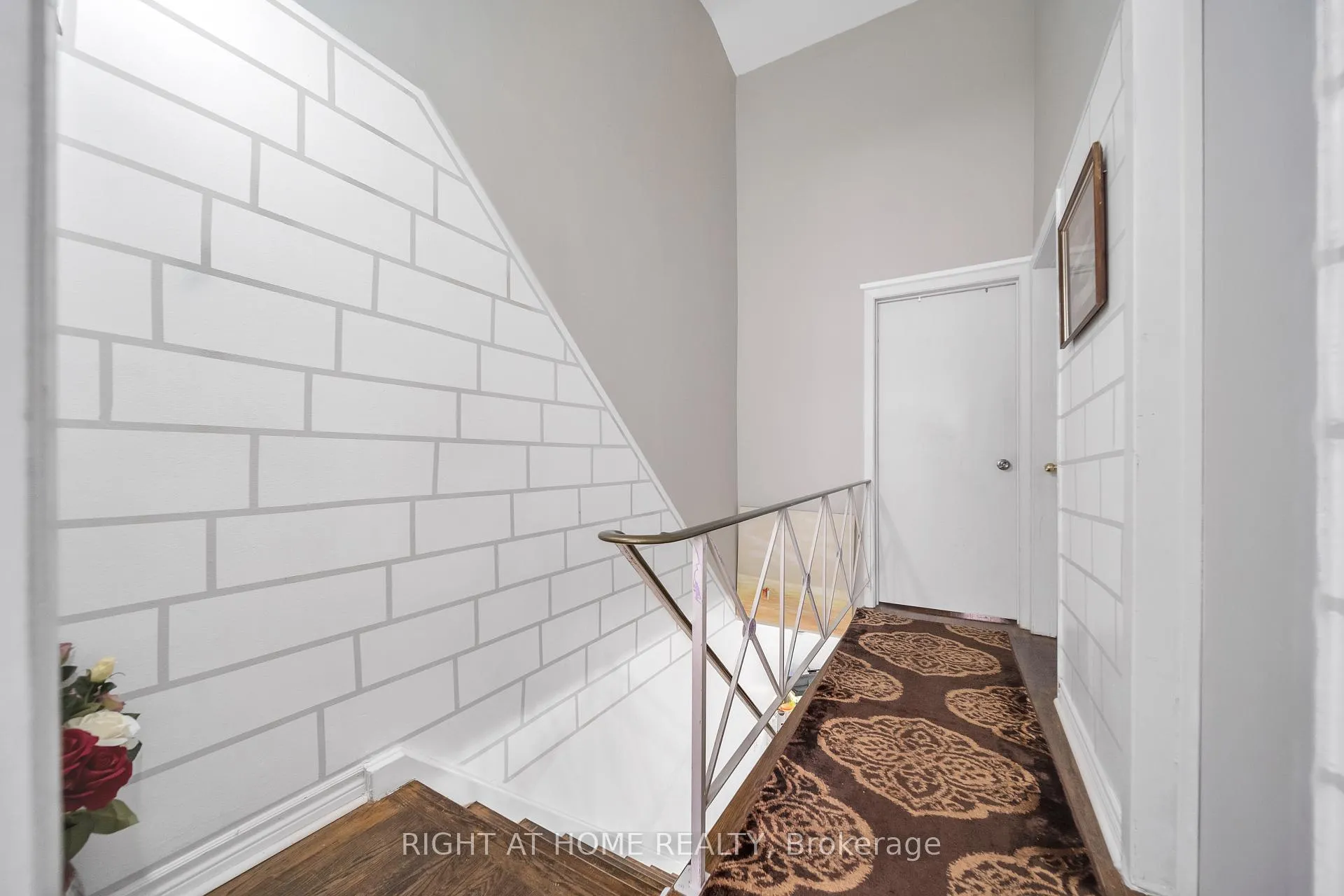Photo 21 of 272 Westcourt Place, Waterloo — HOMEH