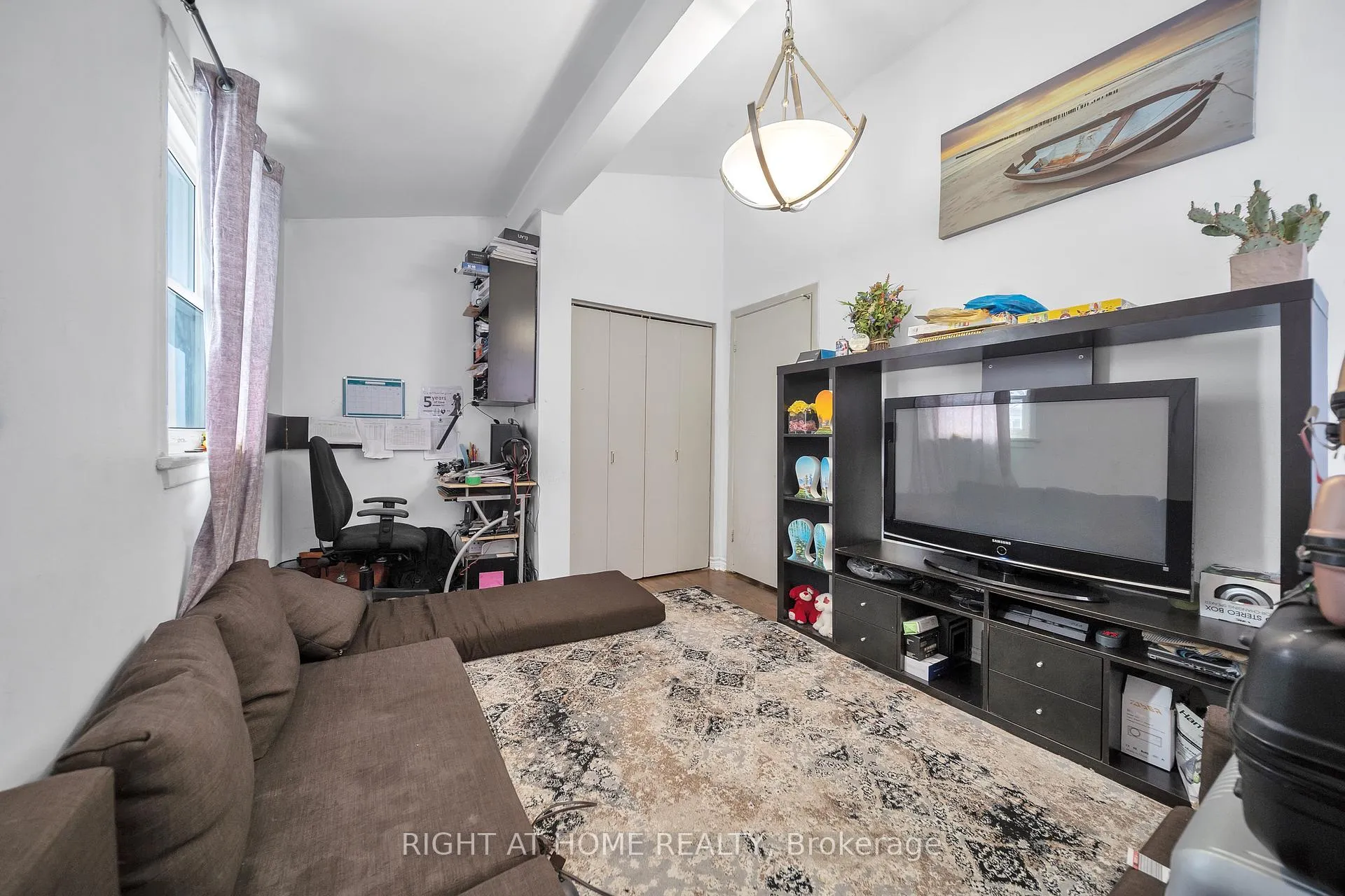 Photo 23 of 272 Westcourt Place, Waterloo — HOMEH