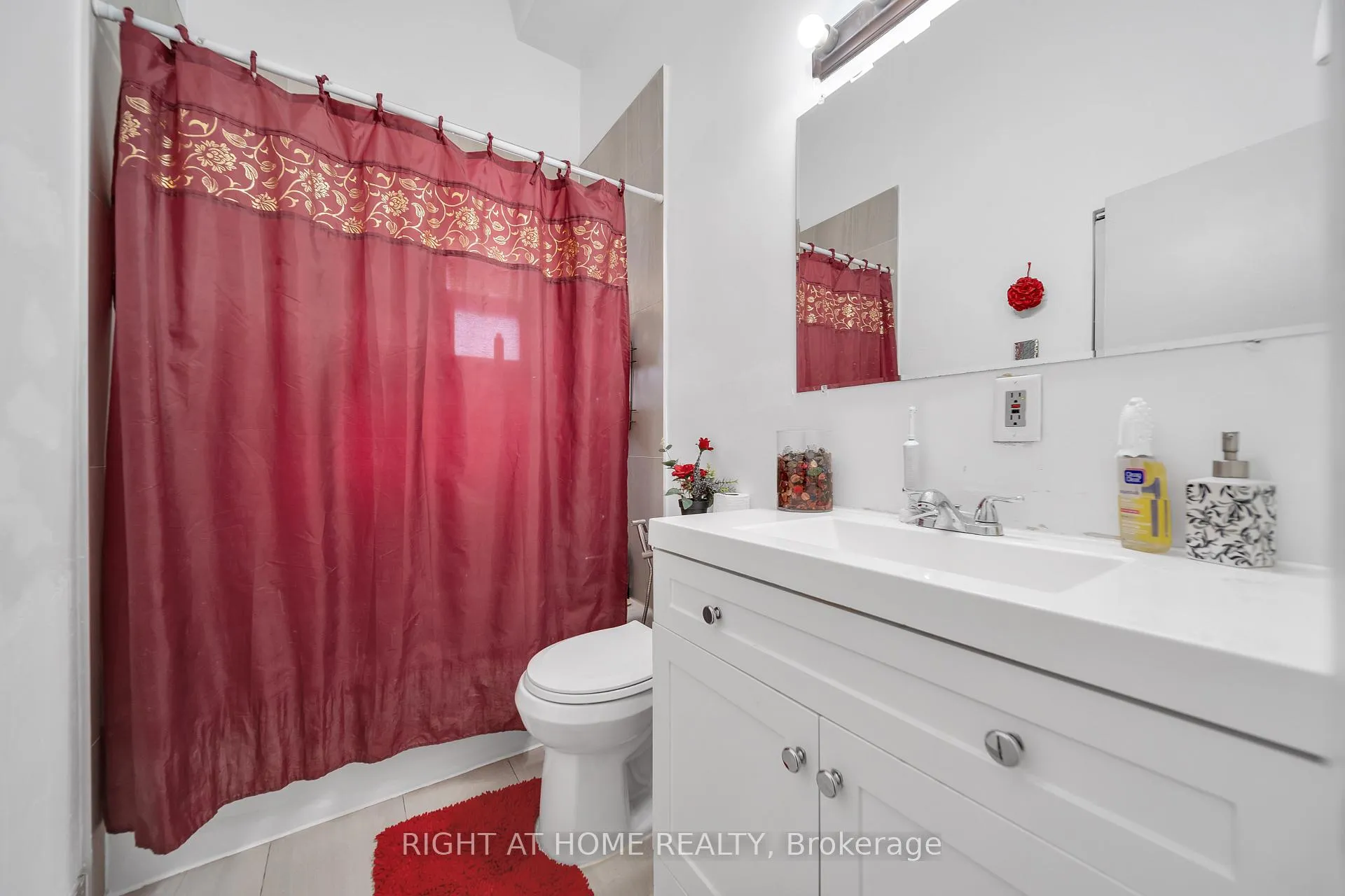 Photo 28 of 272 Westcourt Place, Waterloo — HOMEH
