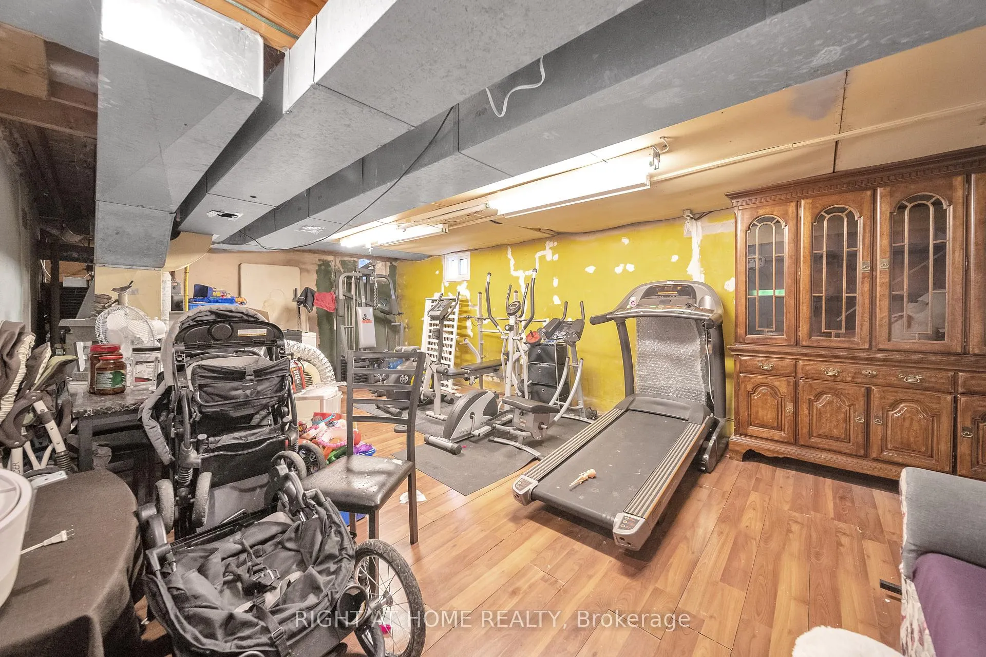 Photo 32 of 272 Westcourt Place, Waterloo — HOMEH