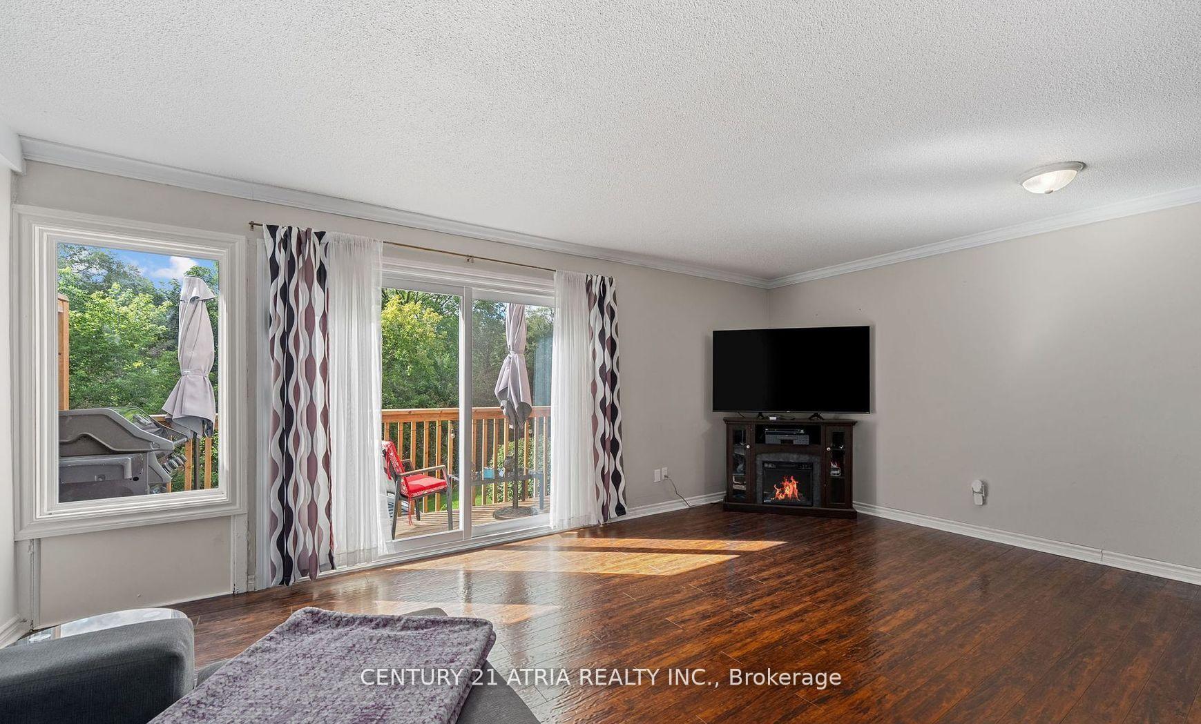 Photo 1 of Unit 239, 299 Milestone Crescent, Aurora, Aurora Village — HOMEH