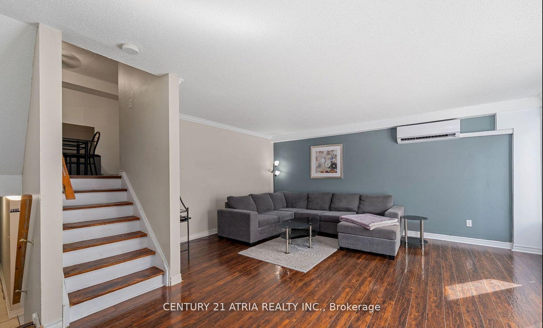 Photo 2 of Unit 239, 299 Milestone Crescent, Aurora, Aurora Village — HOMEH