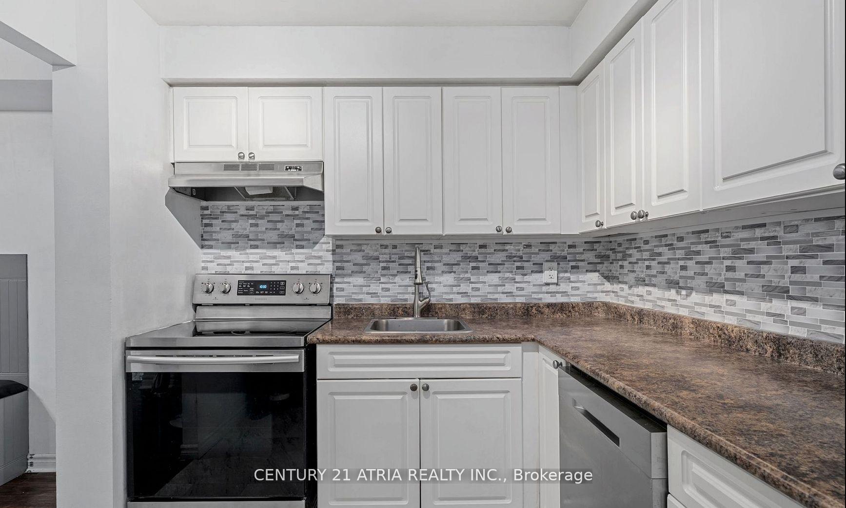 Photo 10 of Unit 239, 299 Milestone Crescent, Aurora, Aurora Village — HOMEH