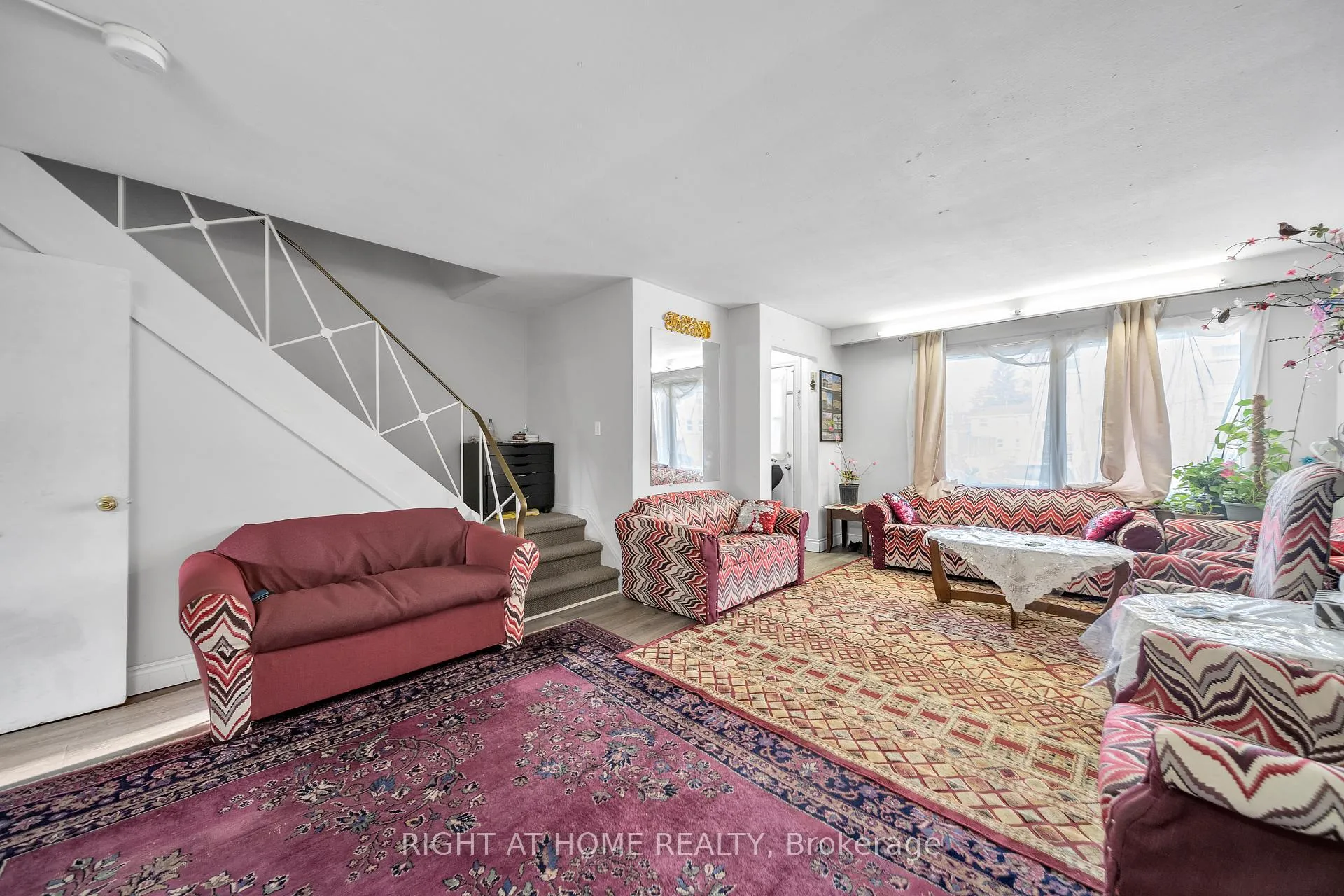Photo 8 of 312 Westcourt Place, Waterloo — HOMEH