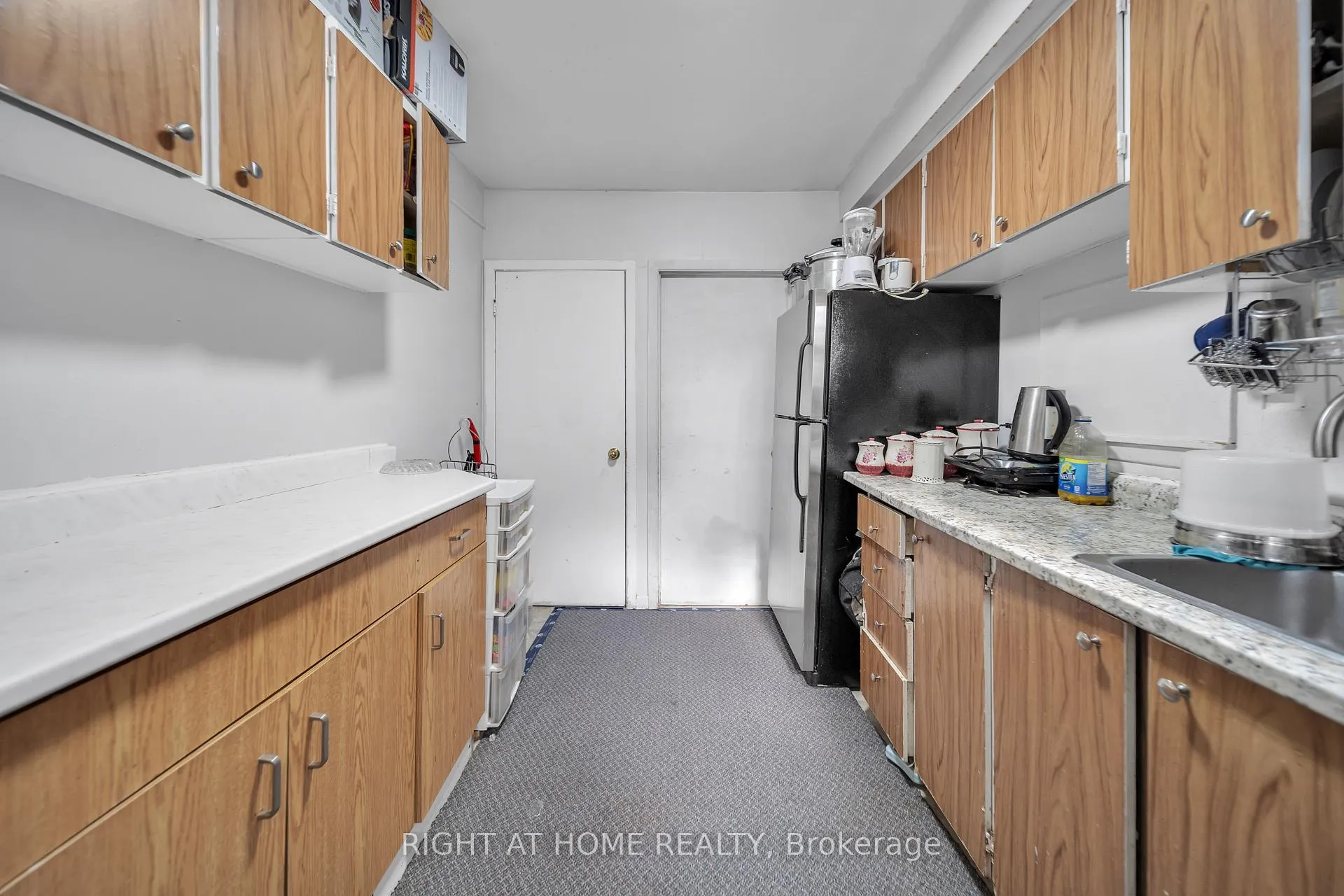 Photo 12 of 312 Westcourt Place, Waterloo — HOMEH