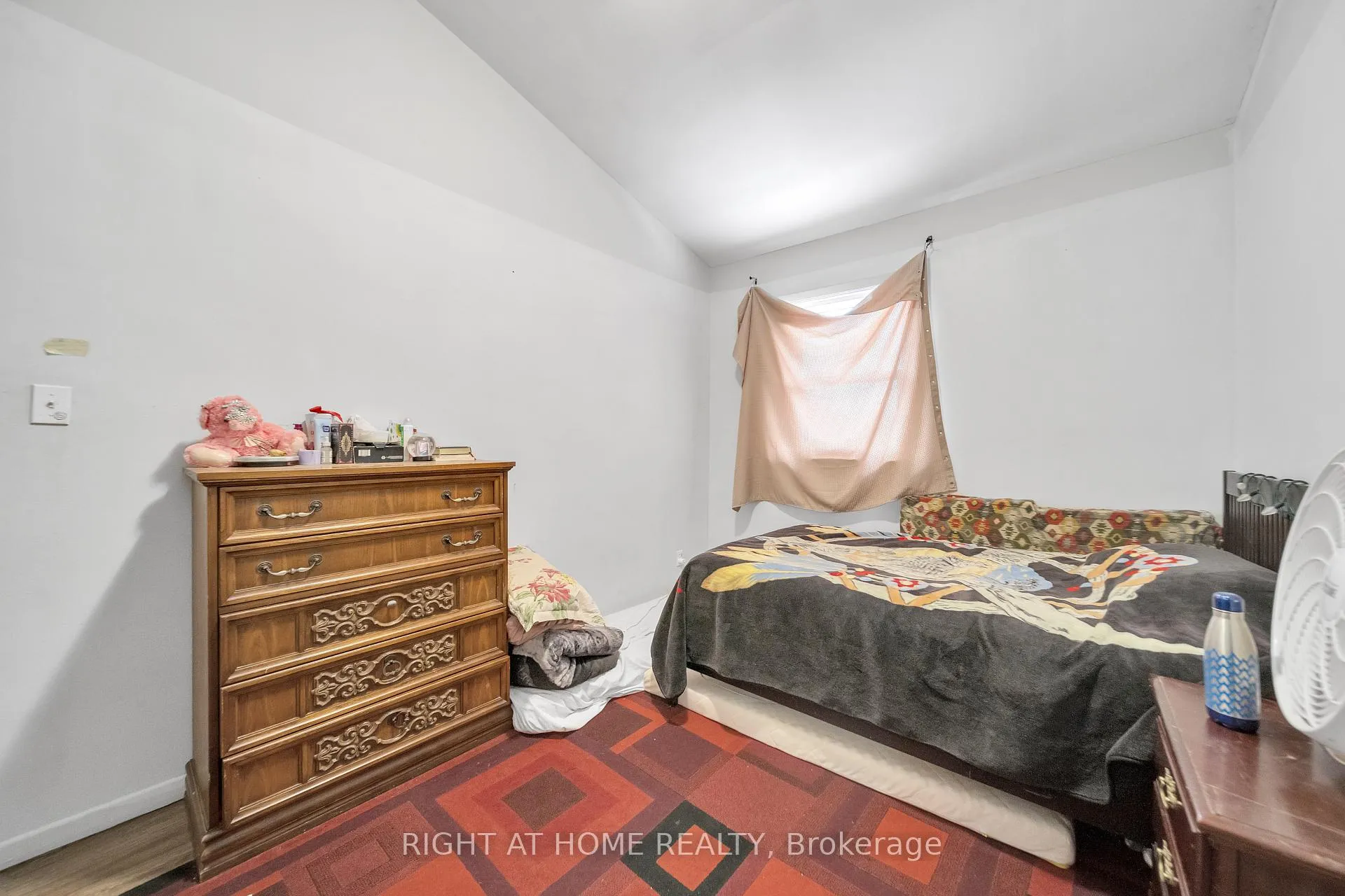 Photo 23 of 312 Westcourt Place, Waterloo — HOMEH