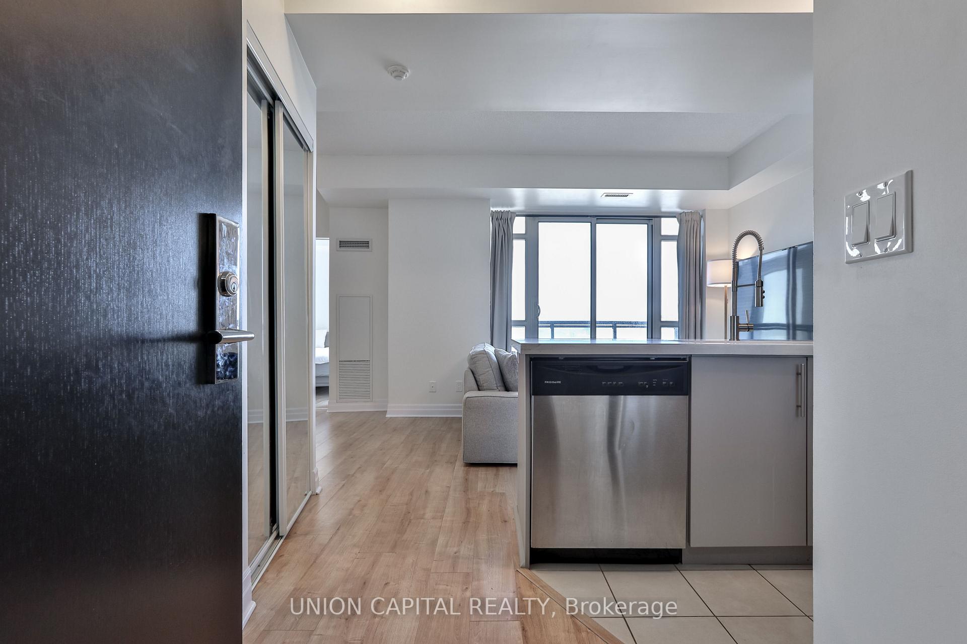 Photo 6 of Unit 801, 8110 Birchmount Road, Markham, Unionville — HOMEH