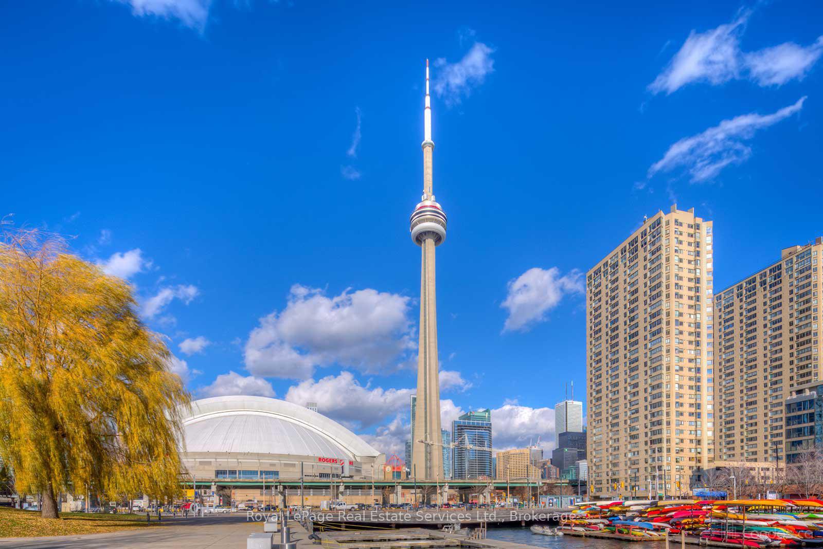 Front of Unit 1704, 260 Queens Quay W