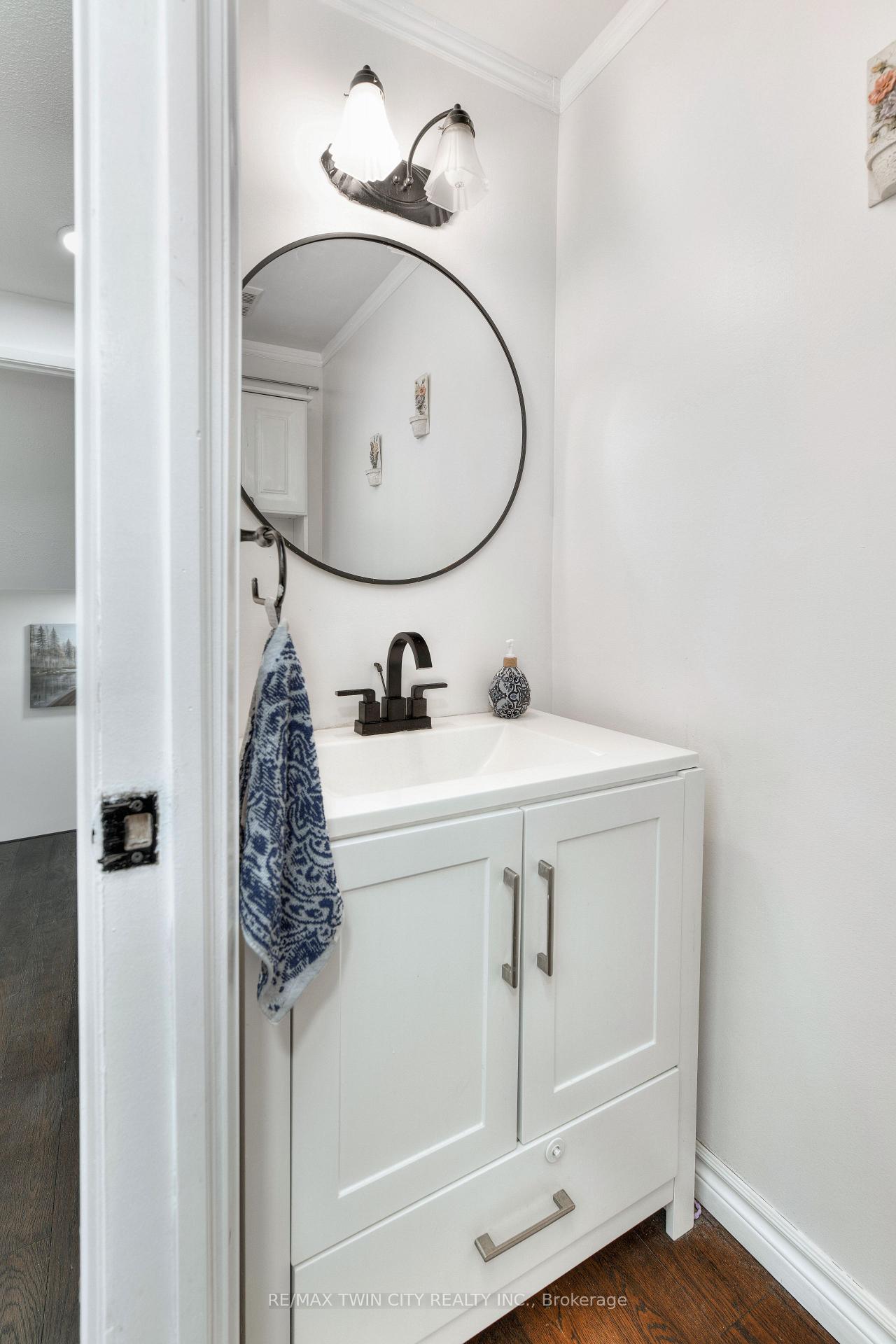Photo 7 of Unit 8, 28 Underhill Crescent, Kitchener — HOMEH