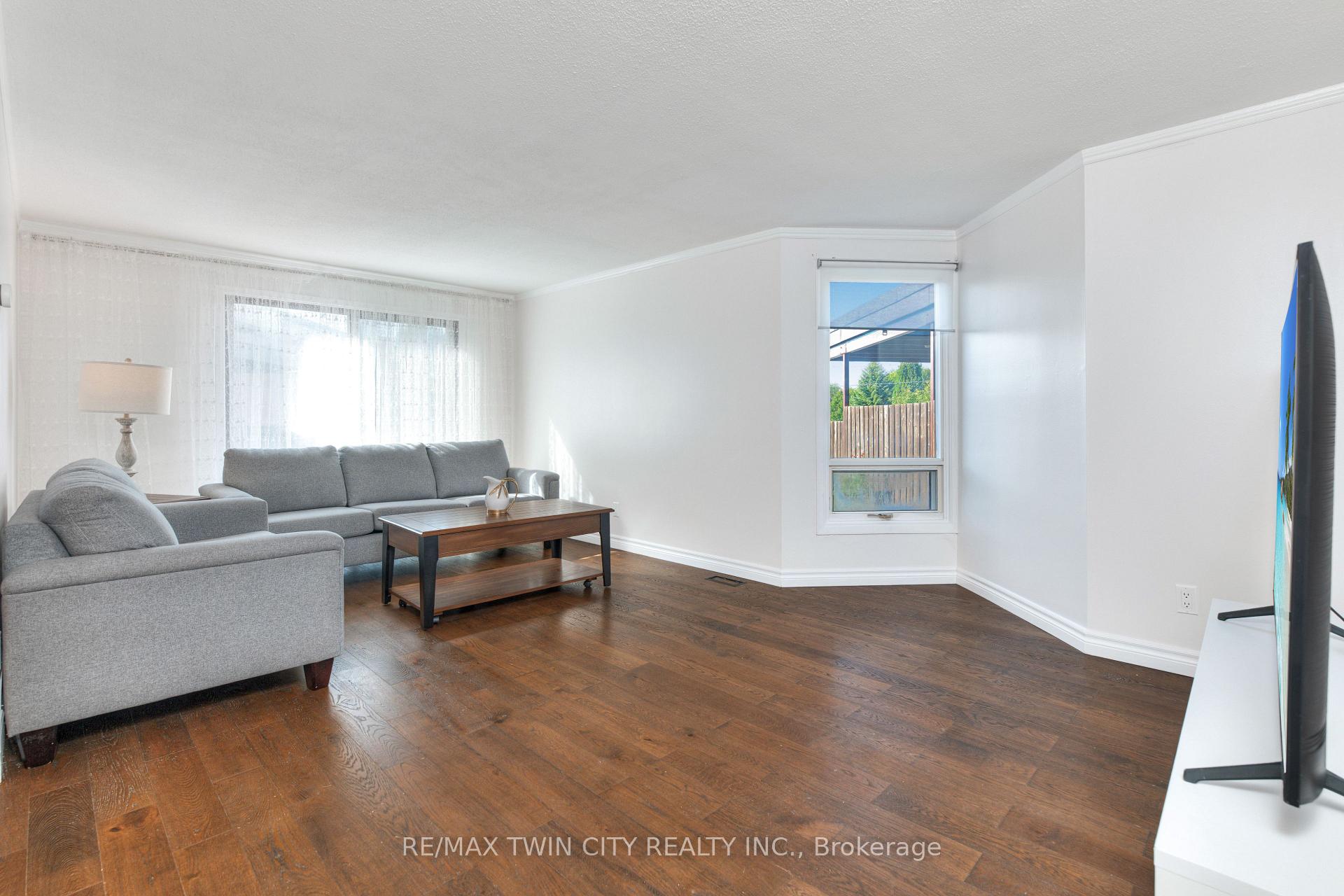 Photo 13 of Unit 8, 28 Underhill Crescent, Kitchener — HOMEH