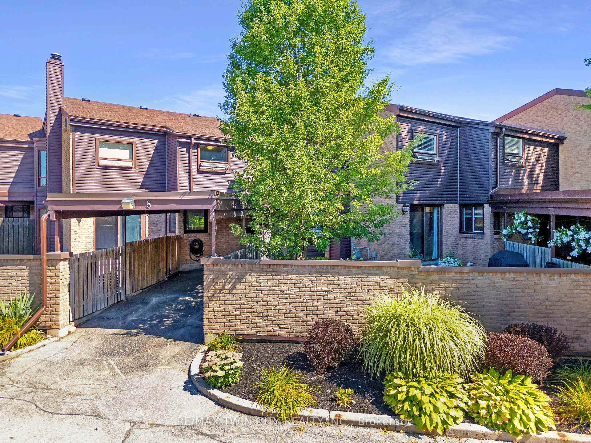 Photo 31 of Unit 8, 28 Underhill Crescent, Kitchener — HOMEH