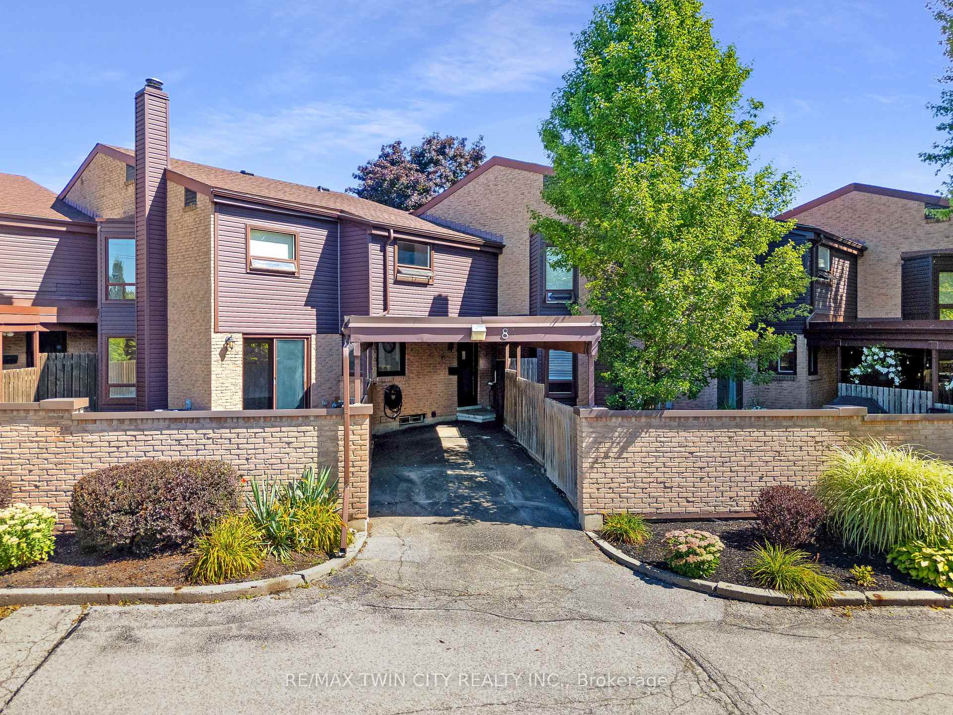 Photo 32 of Unit 8, 28 Underhill Crescent, Kitchener — HOMEH