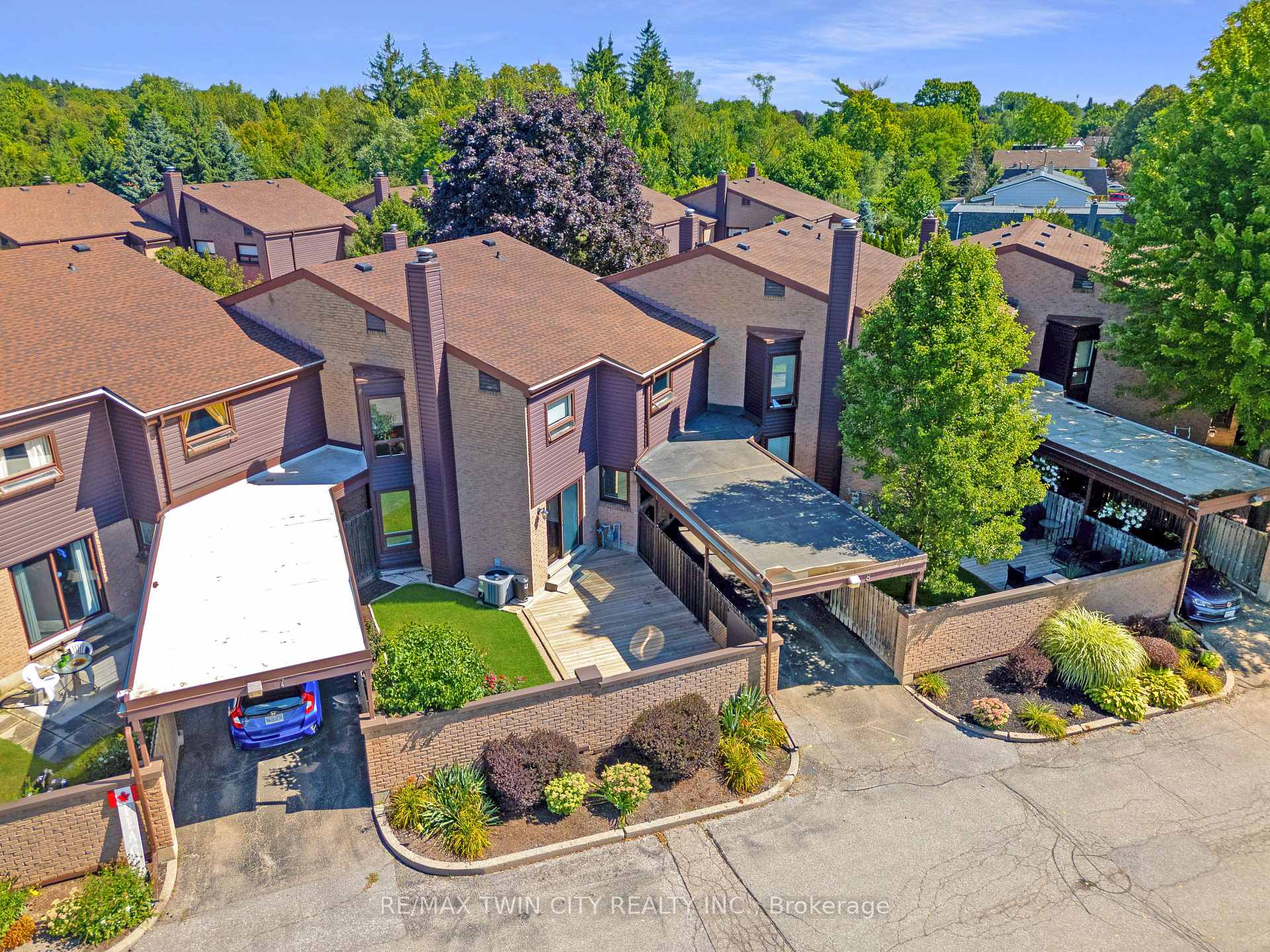 Photo 35 of Unit 8, 28 Underhill Crescent, Kitchener — HOMEH
