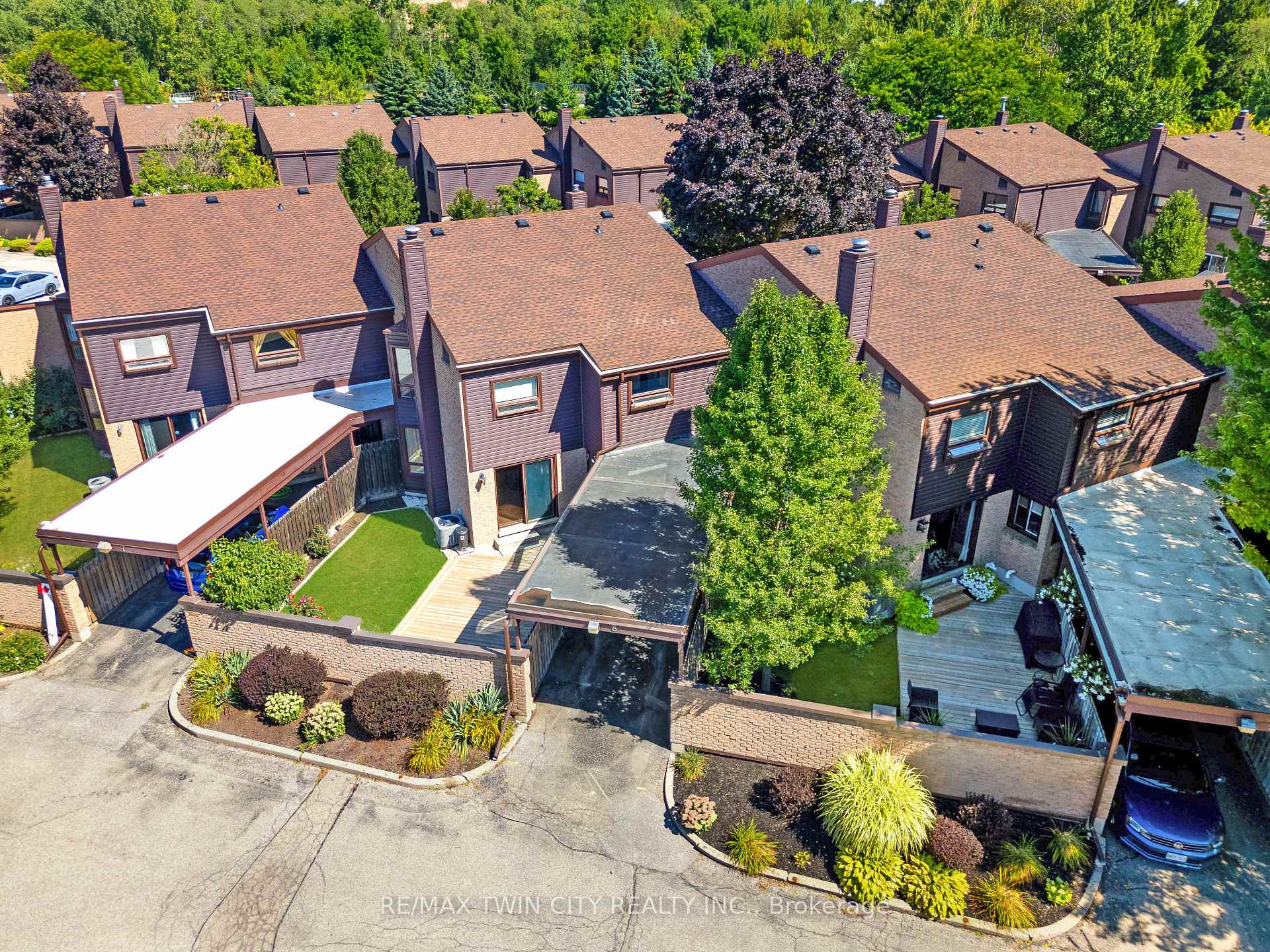 Photo 37 of Unit 8, 28 Underhill Crescent, Kitchener — HOMEH