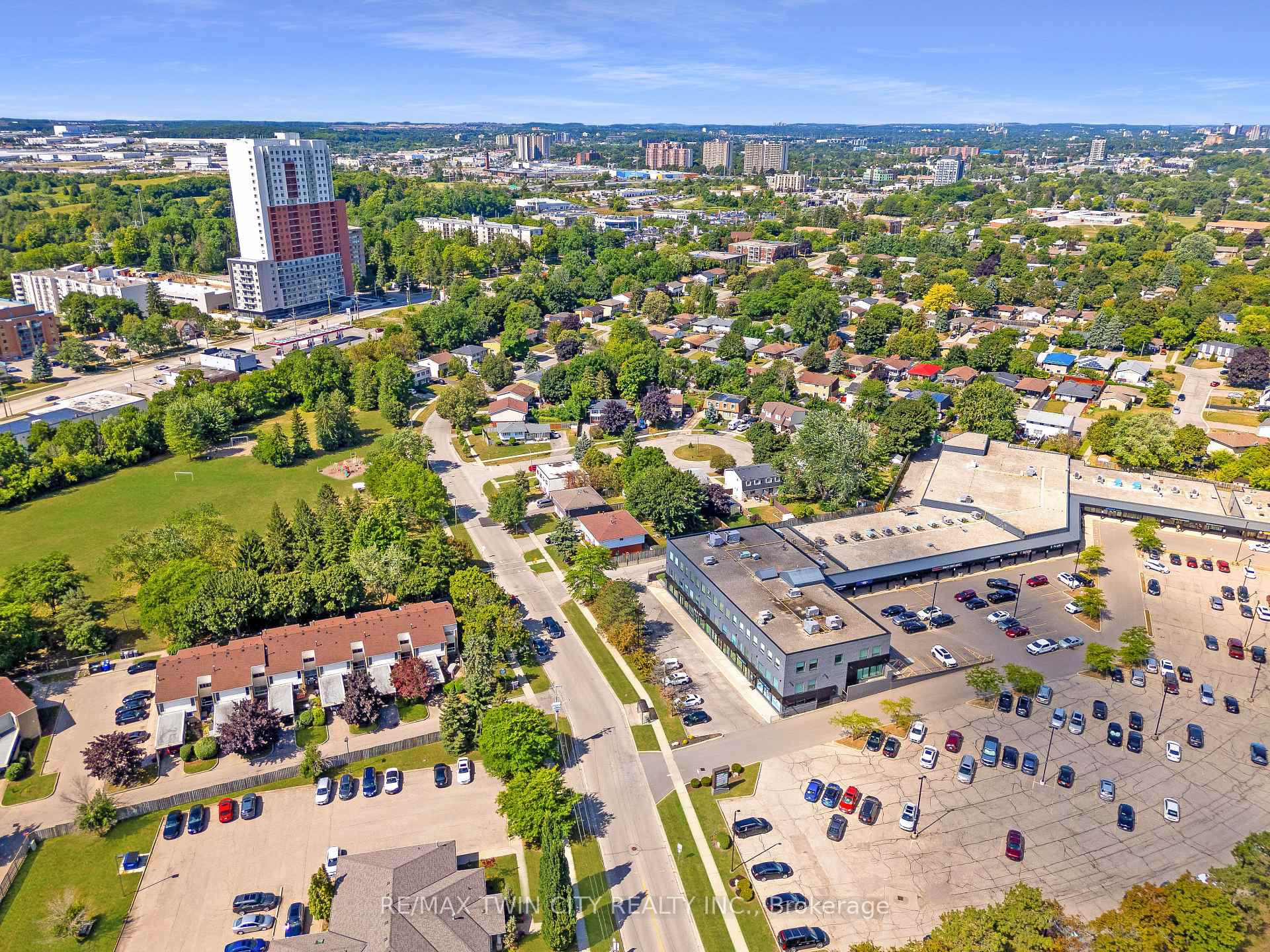 Photo 40 of Unit 8, 28 Underhill Crescent, Kitchener — HOMEH