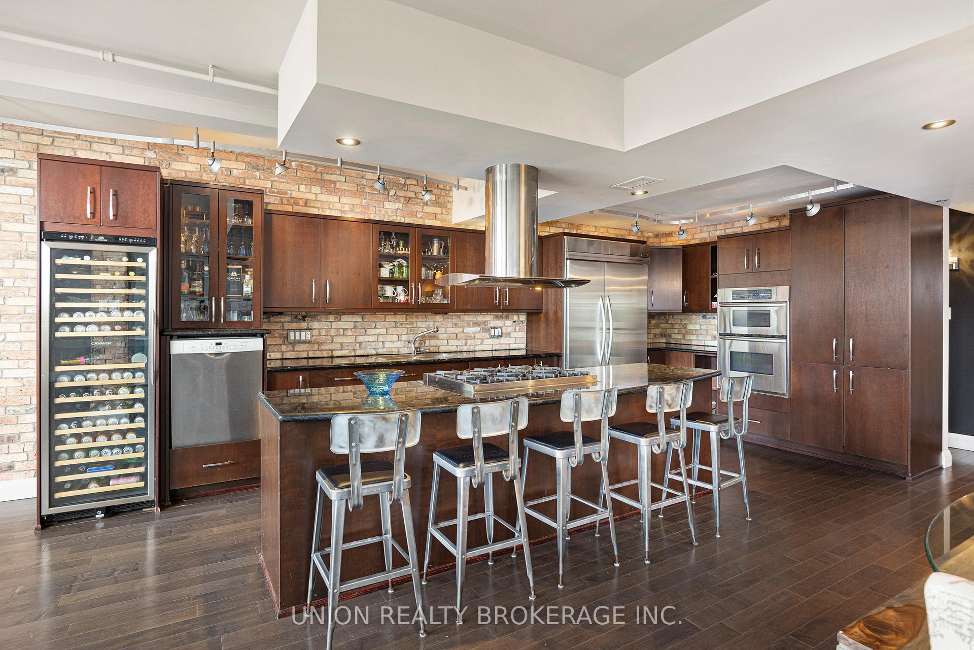 Photo 6 of Unit 303, 1852 Queen Street E, Toronto, The Beaches — HOMEH