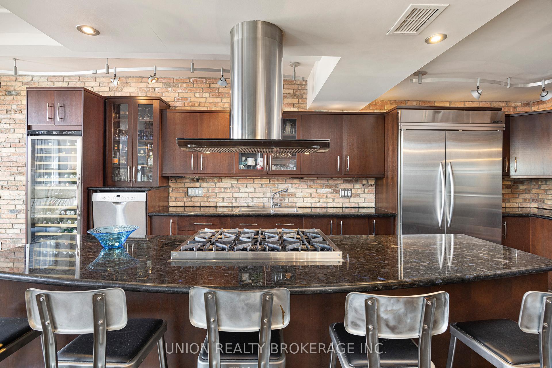 Photo 7 of Unit 303, 1852 Queen Street E, Toronto, The Beaches — HOMEH