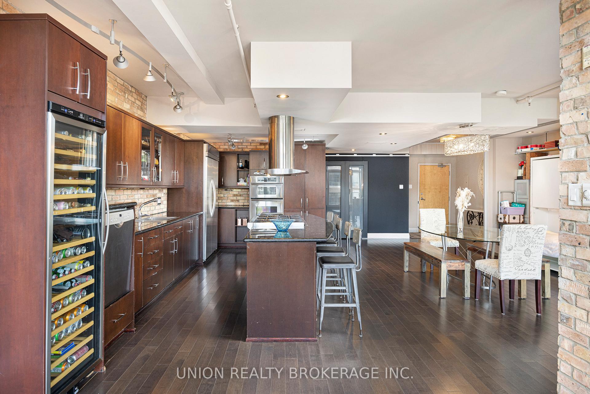 Photo 9 of Unit 303, 1852 Queen Street E, Toronto, The Beaches — HOMEH