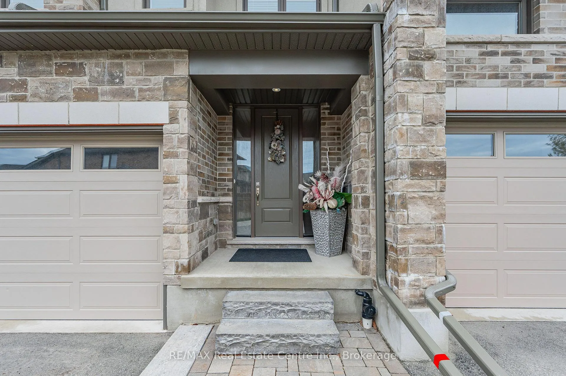 Photo 2 of Unit 21, 271 Grey Silo Road, Waterloo — HOMEH