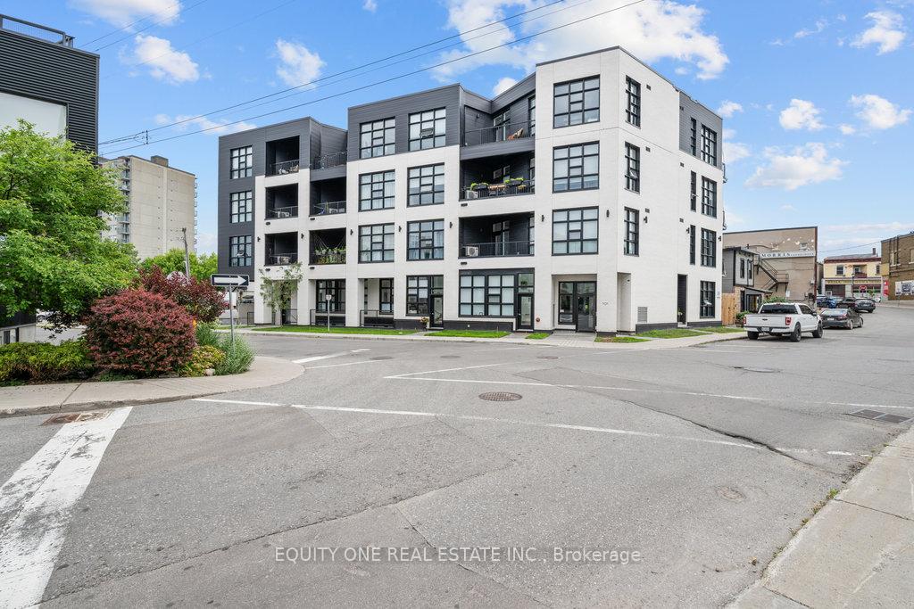 Front of Unit 105, 101 Pinhey Street