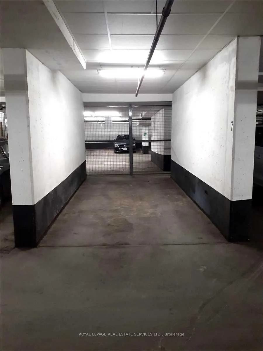 Photo 2 of Unit P1-#7, 900 Mount Pleasant Road, Toronto, Mount Pleasant West — HOMEH