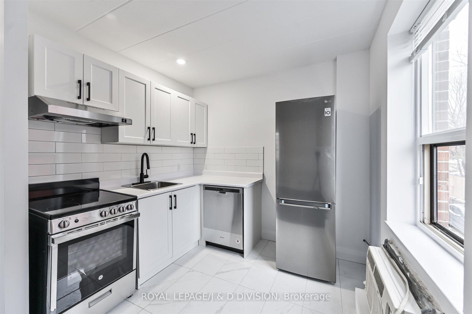 Photo 7 of Unit 201, 325 Sammon Avenue, Toronto, Danforth Village-East York — HOMEH