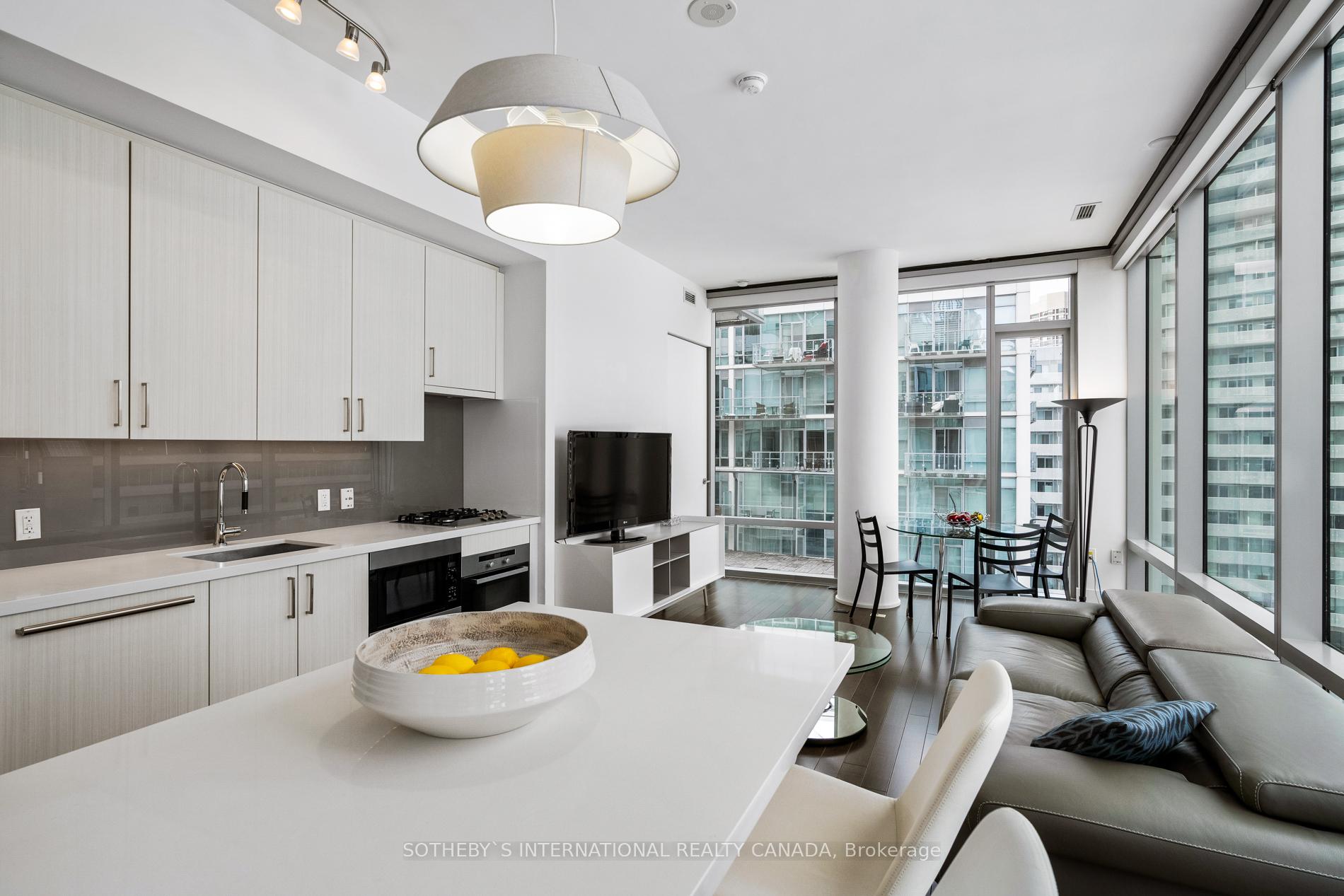 Photo 3 of Unit 803, 39 Queens Quay E, Toronto, Waterfront Communities — HOMEH