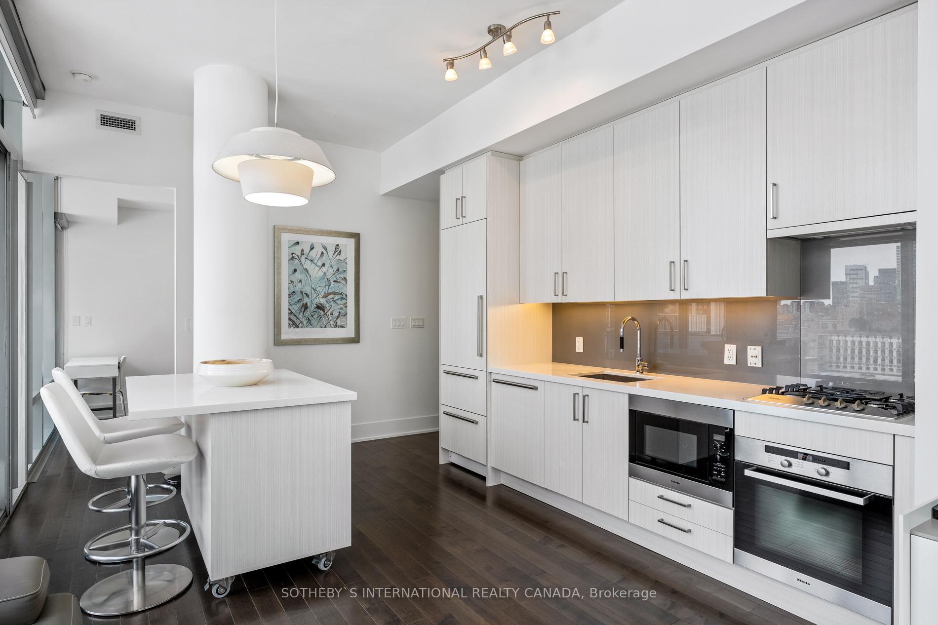 Photo 6 of Unit 803, 39 Queens Quay E, Toronto, Waterfront Communities — HOMEH