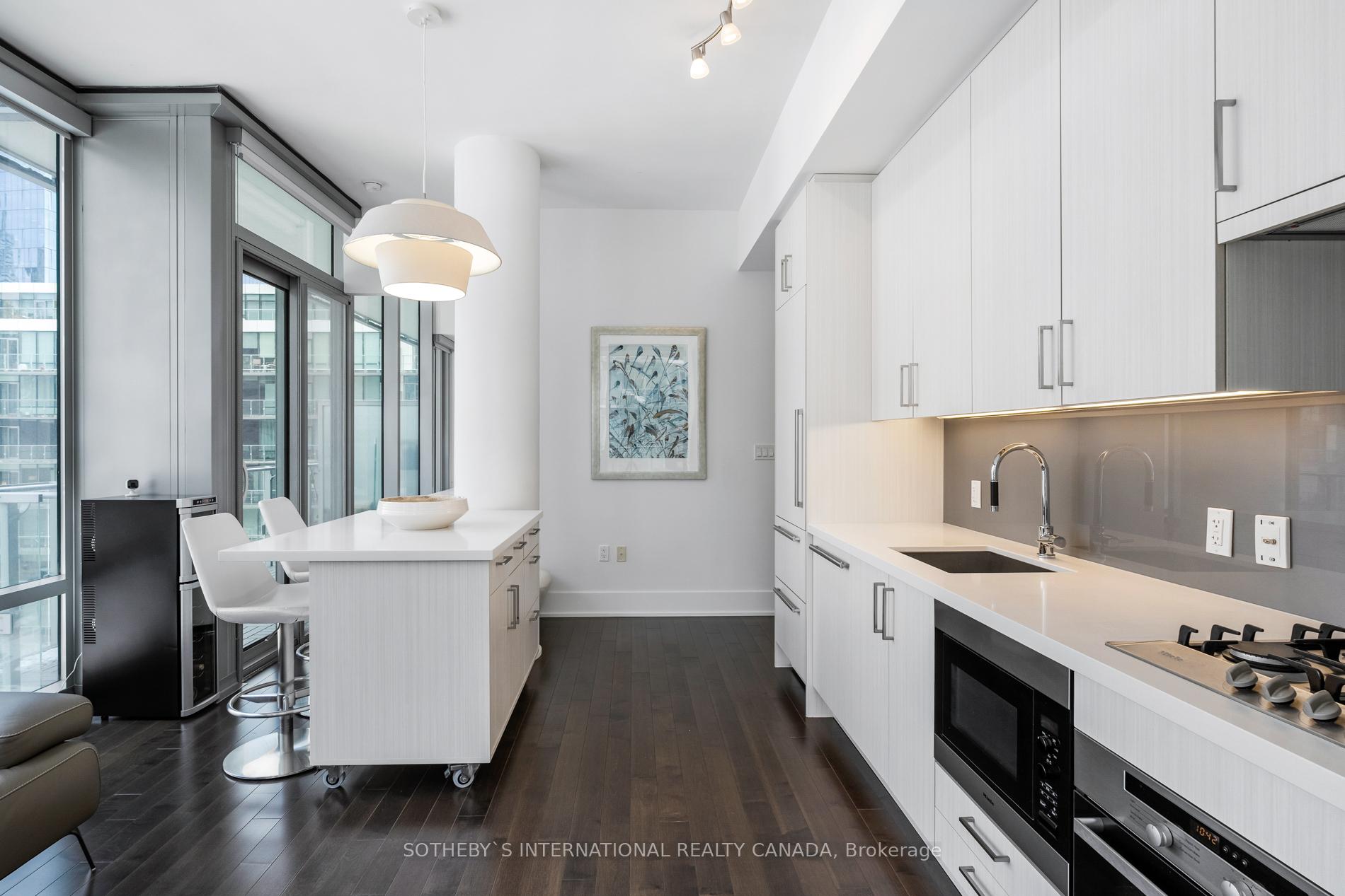 Photo 5 of Unit 803, 39 Queens Quay E, Toronto, Waterfront Communities — HOMEH