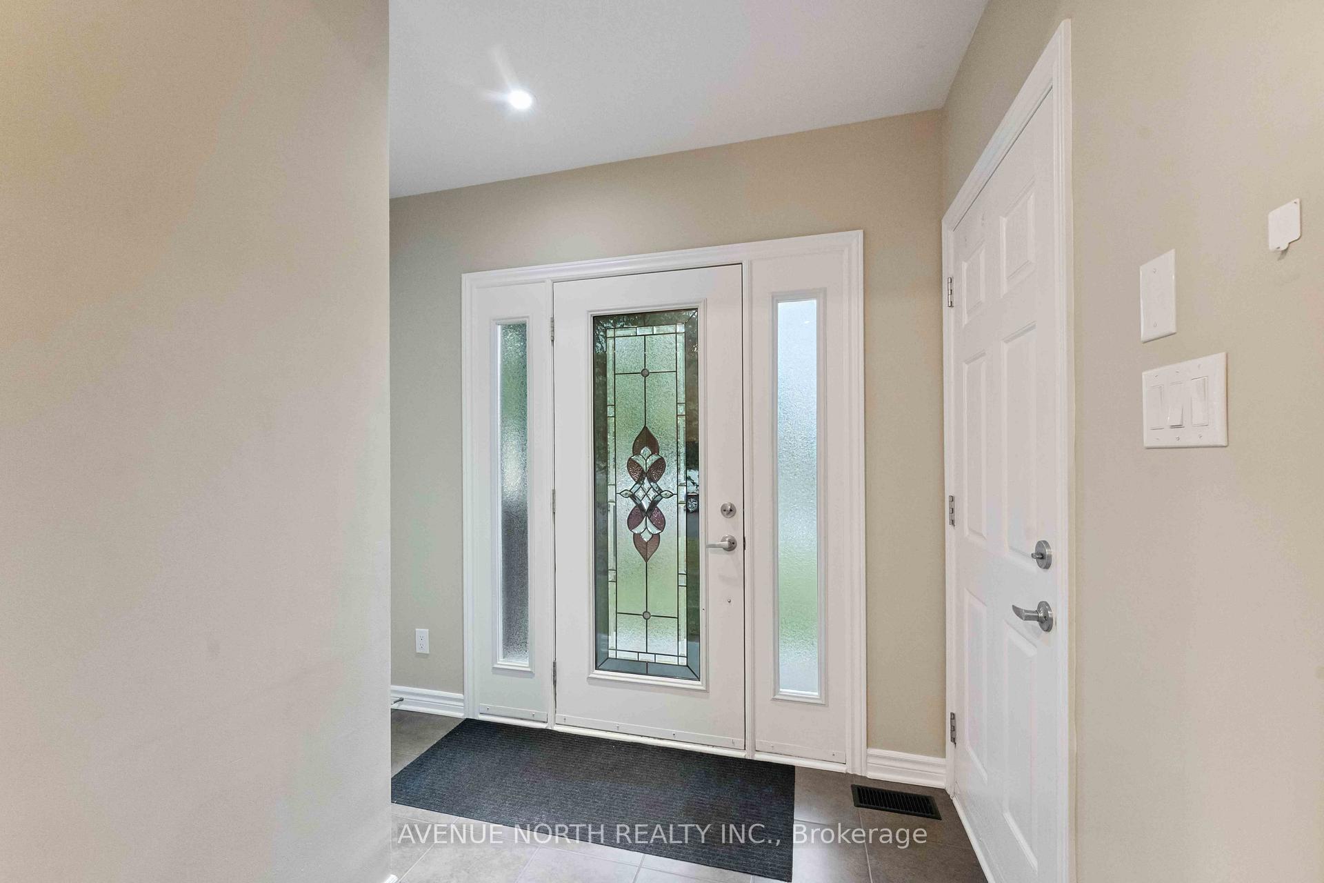 Photo 3 of 88 Cormack Circle, Ottawa, Barrhaven - Strandherd — HOMEH