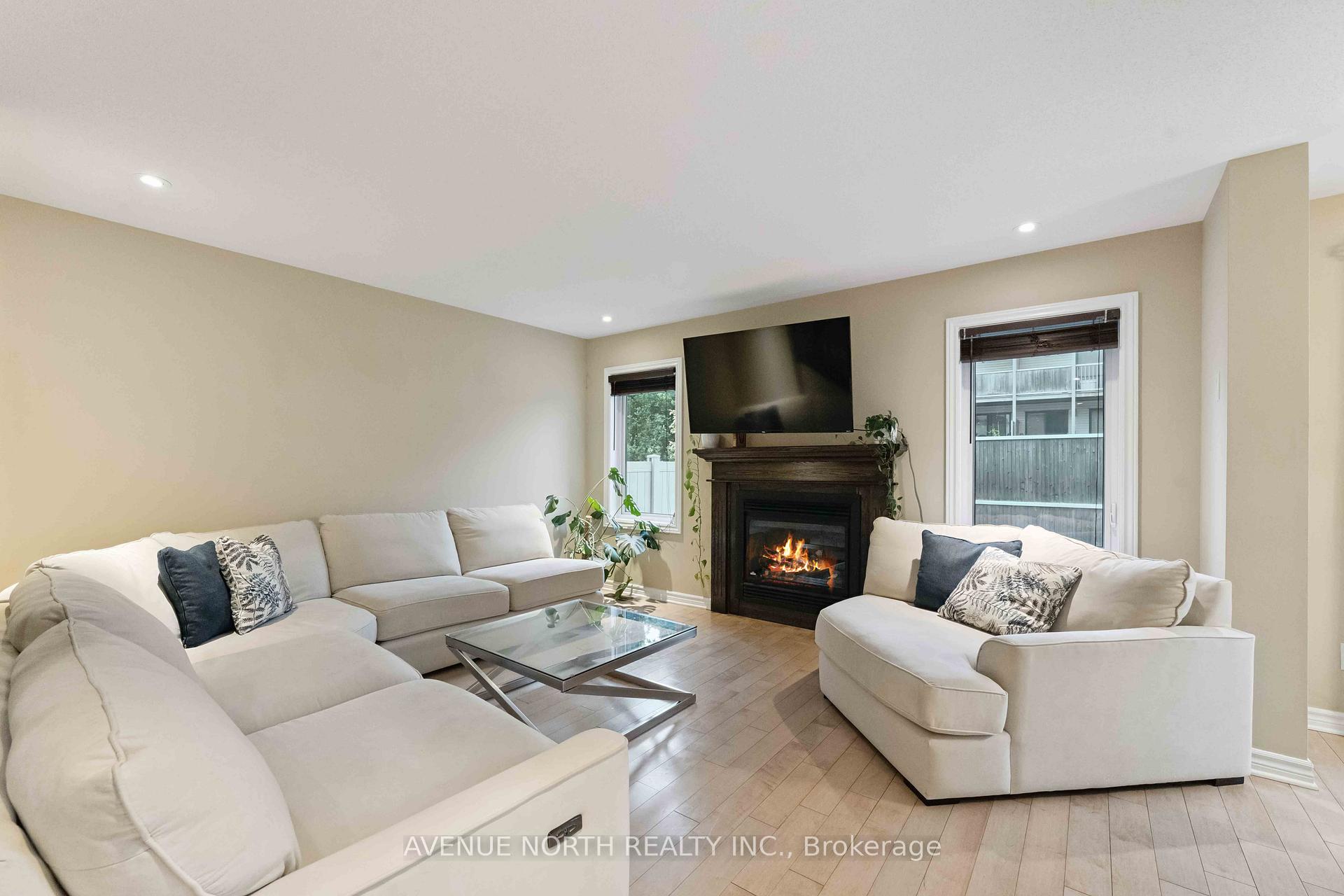 Photo 4 of 88 Cormack Circle, Ottawa, Barrhaven - Strandherd — HOMEH