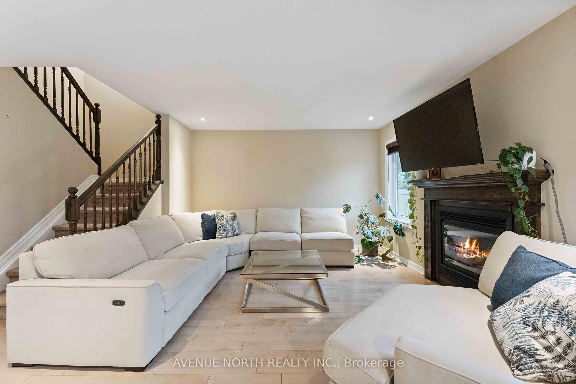 Photo 6 of 88 Cormack Circle, Ottawa, Barrhaven - Strandherd — HOMEH