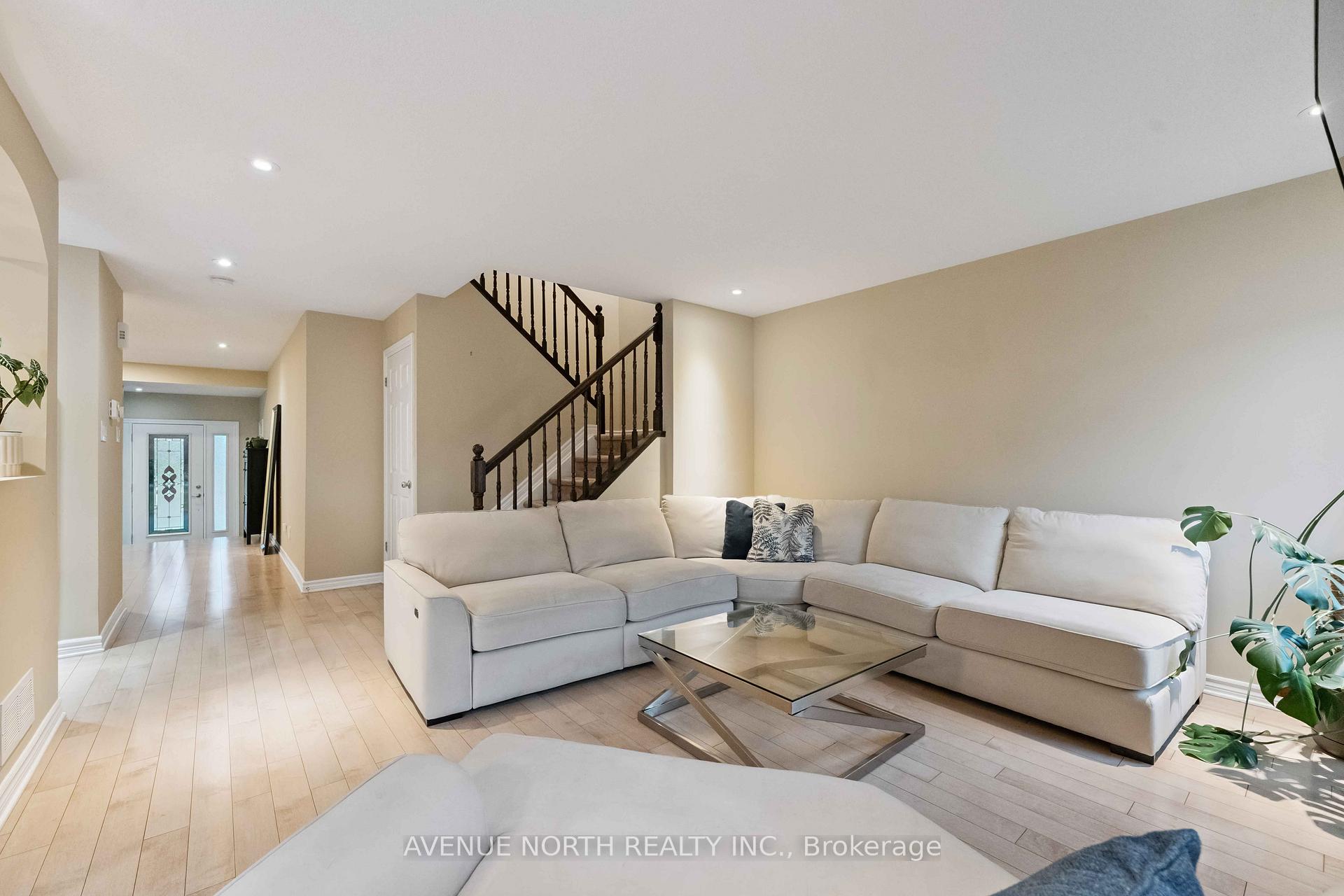 Photo 5 of 88 Cormack Circle, Ottawa, Barrhaven - Strandherd — HOMEH